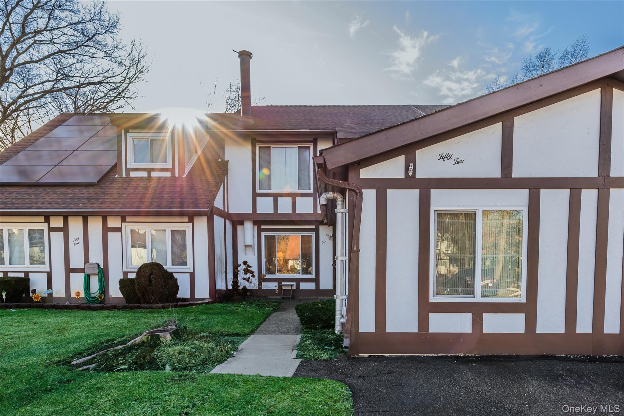 #1 photo, 52 Briar Hill Court, מחוז סאפוק Middle Island , NY 11953