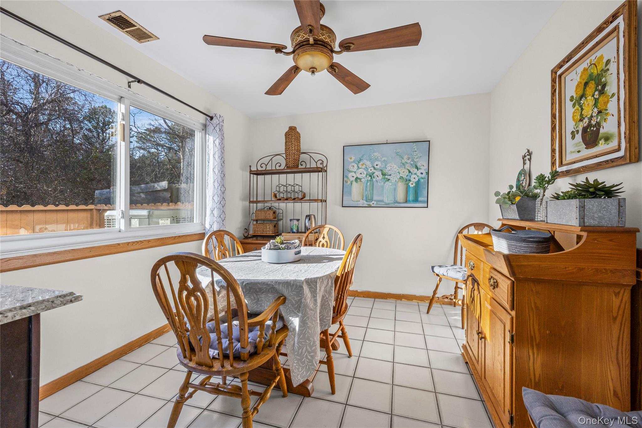 #10 photo, 52 Briar Hill Court, מחוז סאפוק Middle Island , NY 11953