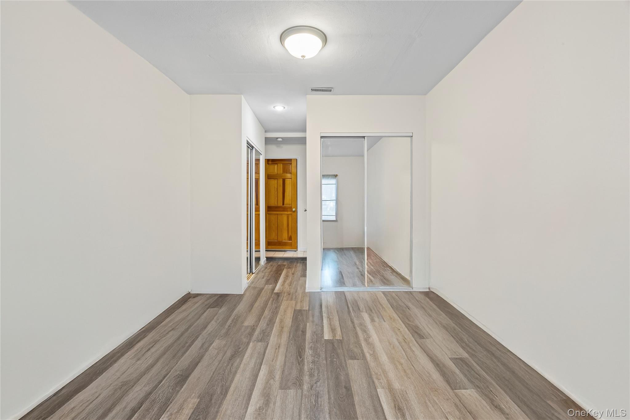 #14 photo, 52 Briar Hill Court, מחוז סאפוק Middle Island , NY 11953