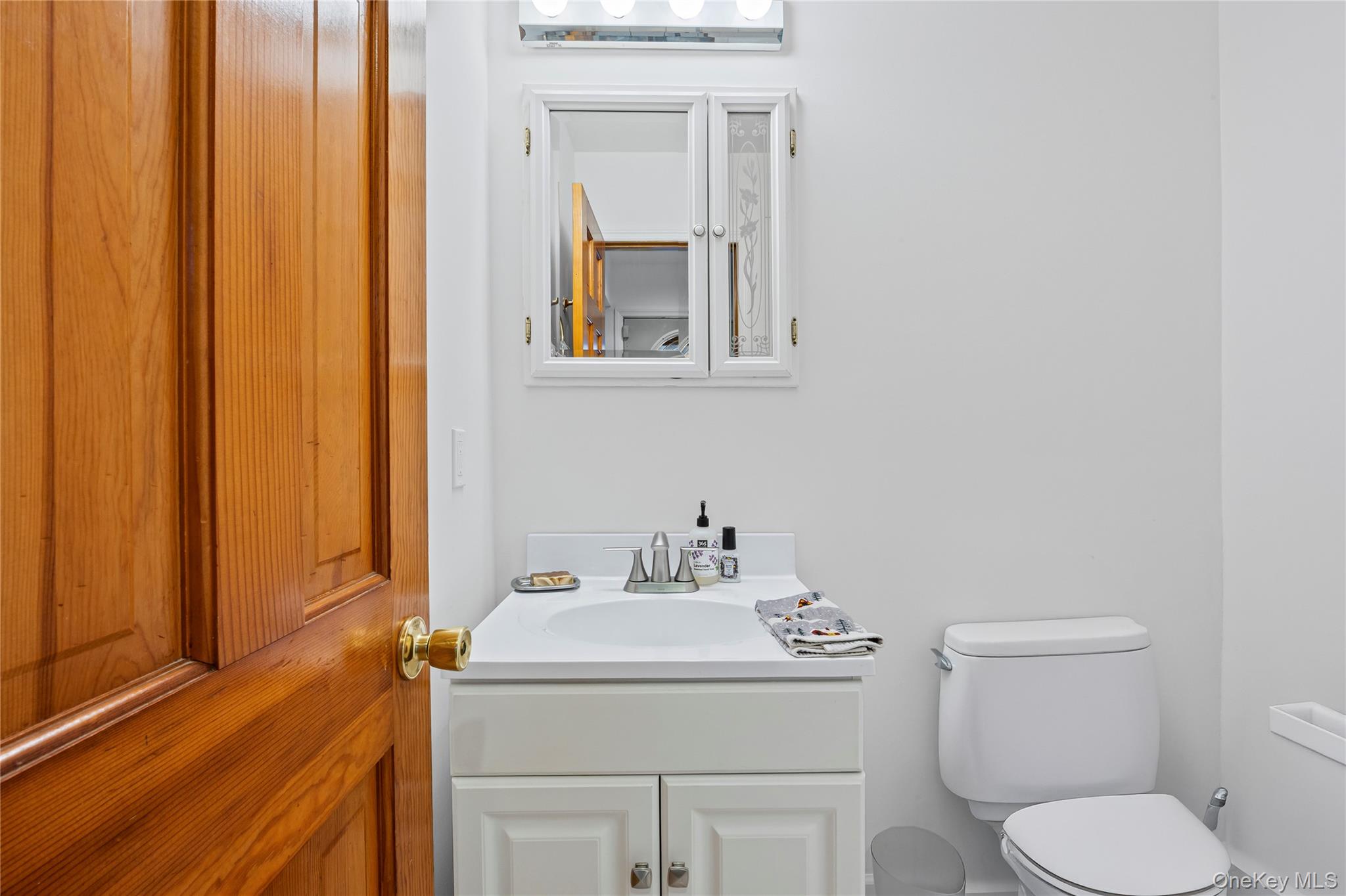 #15 photo, 52 Briar Hill Court, מחוז סאפוק Middle Island , NY 11953