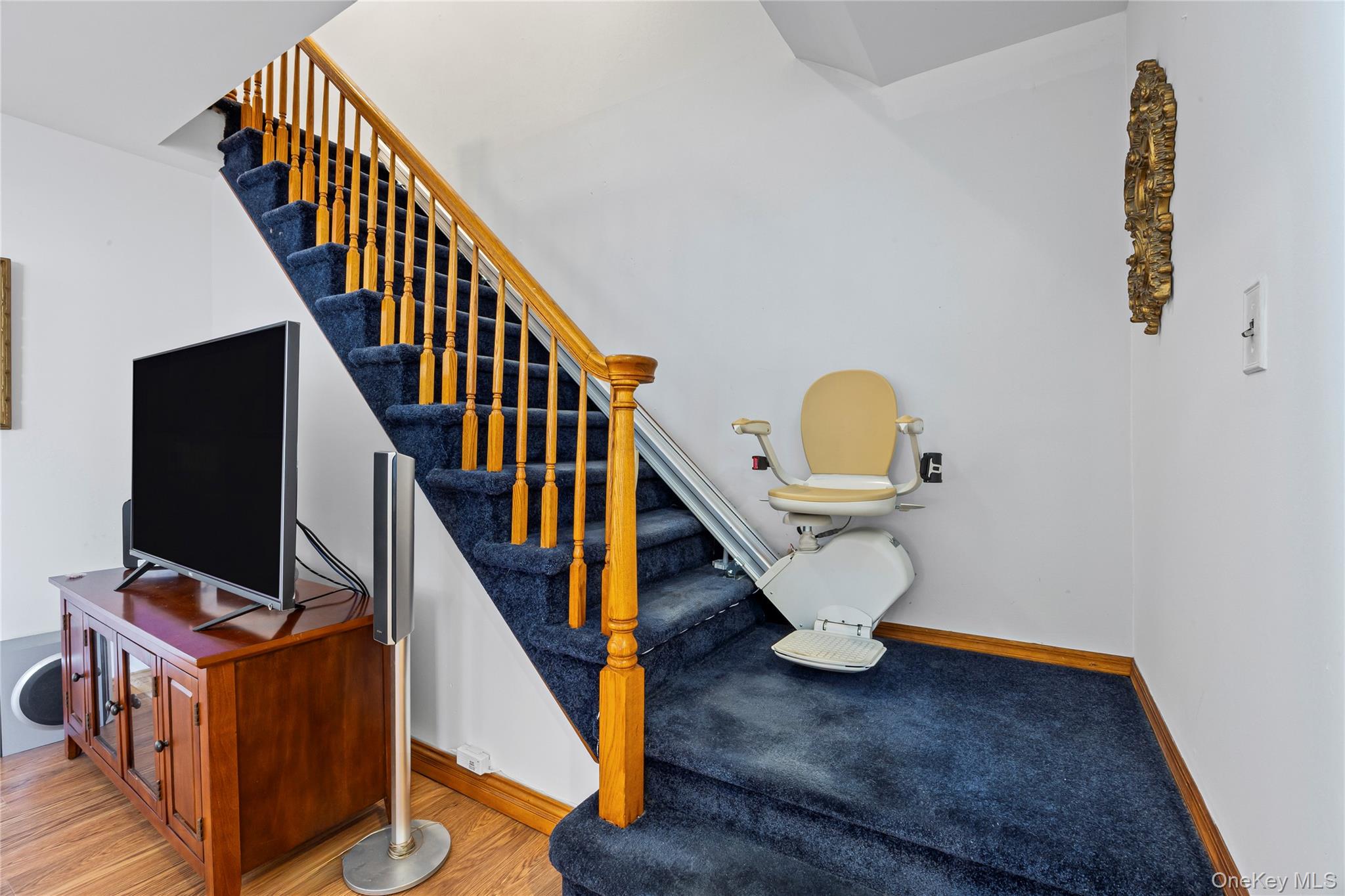 #17 photo, 52 Briar Hill Court, מחוז סאפוק Middle Island , NY 11953