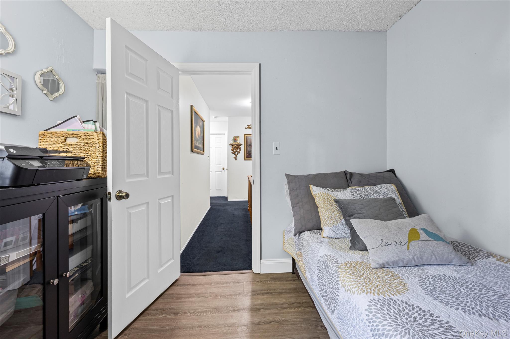 #19 photo, 52 Briar Hill Court, מחוז סאפוק Middle Island , NY 11953