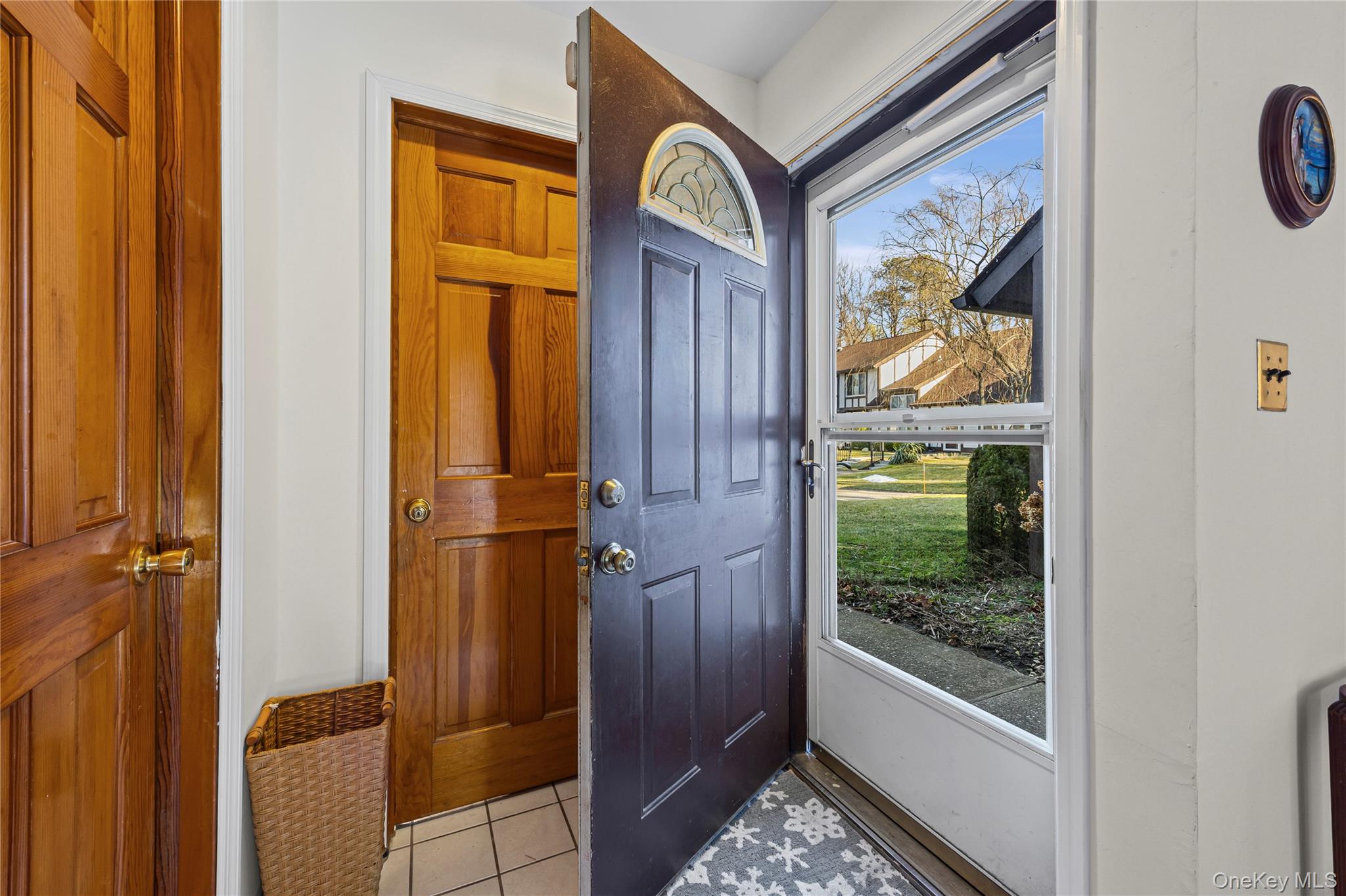 #3 photo, 52 Briar Hill Court, מחוז סאפוק Middle Island , NY 11953