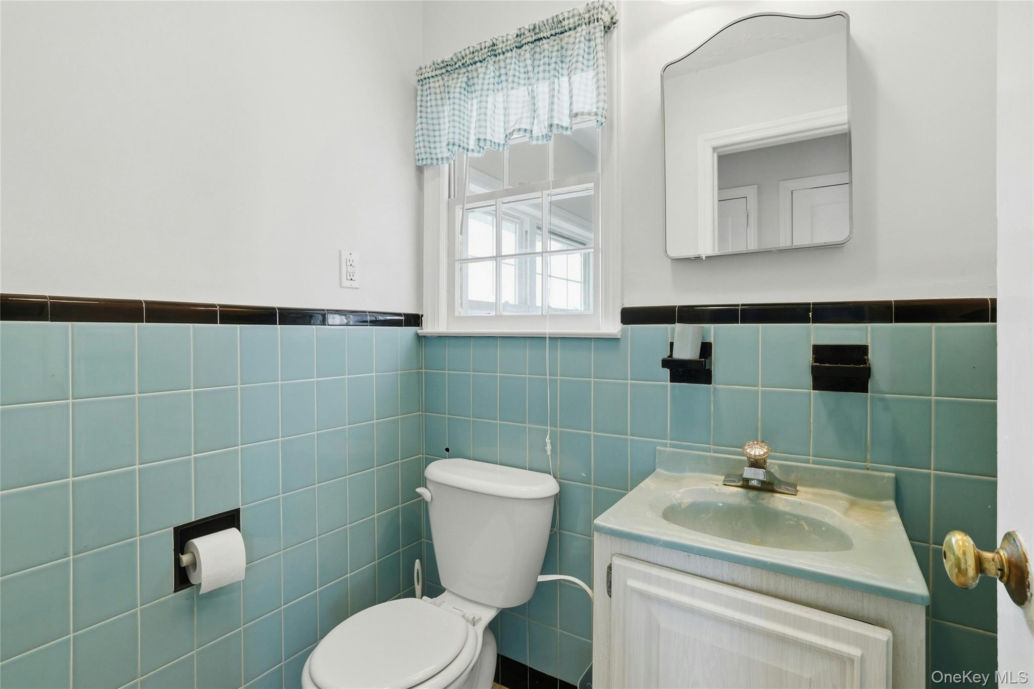 #20 photo, 82 Spruce Avenue, מחוז נסאו Floral Park , NY 11001