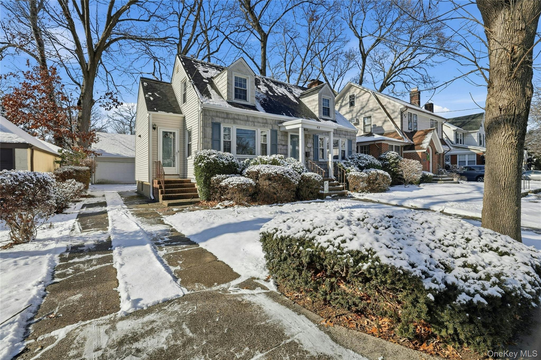 #4 photo, 82 Spruce Avenue, מחוז נסאו Floral Park , NY 11001