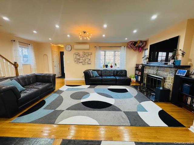 #4 photo, 186-22 Avon Road, Jamaica , NY 11432