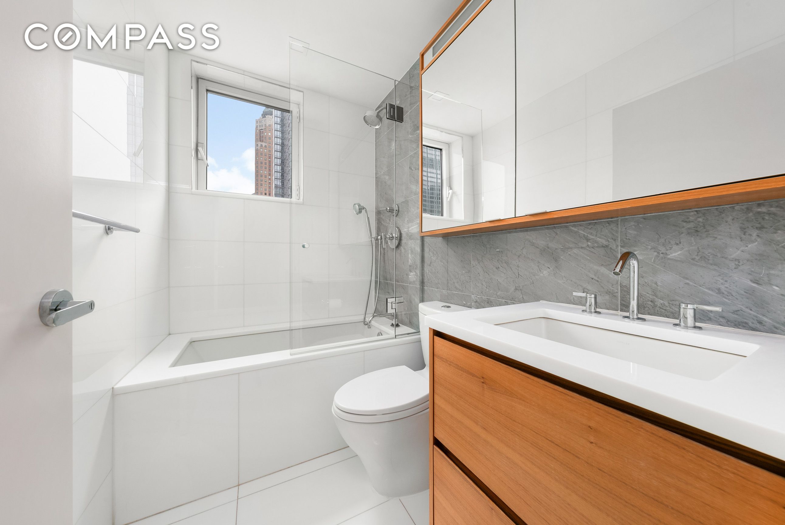 #8 photo, 301 W 53rd Street, مانهاتن Hell's Kitchen , NY 10019