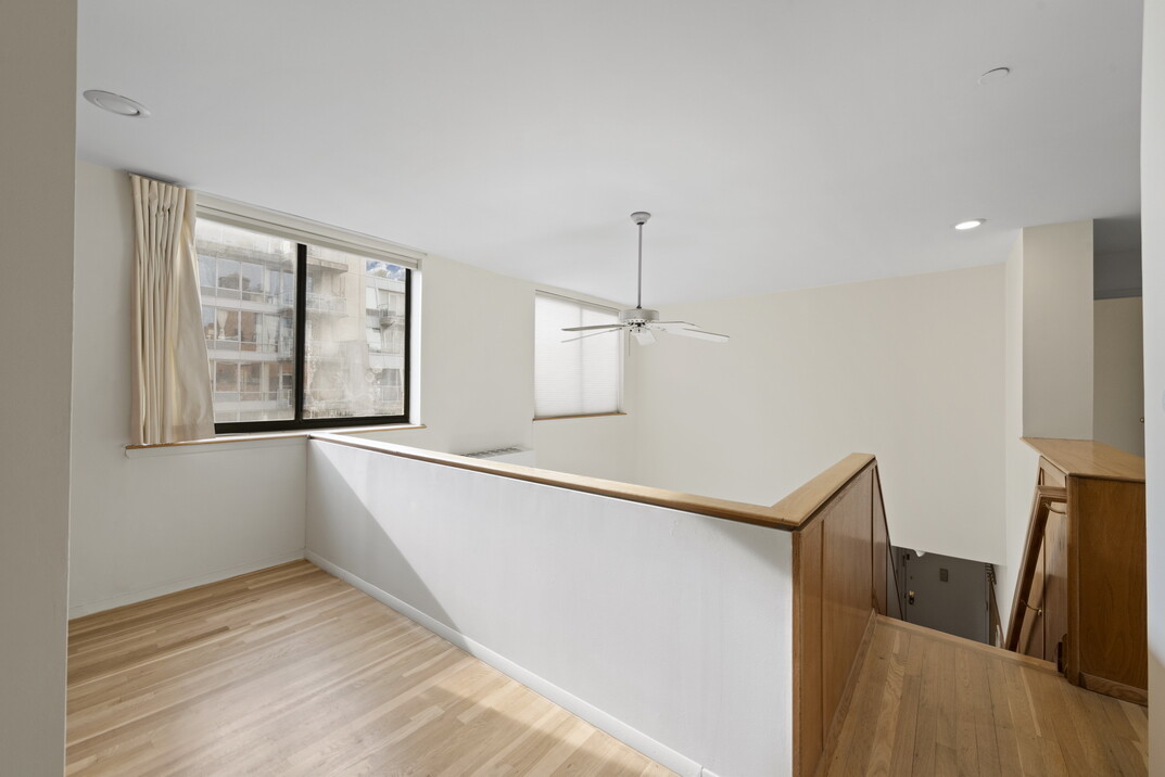 #16 photo, 445 W 19TH Street, 맨해튼 Chelsea , NY 10011