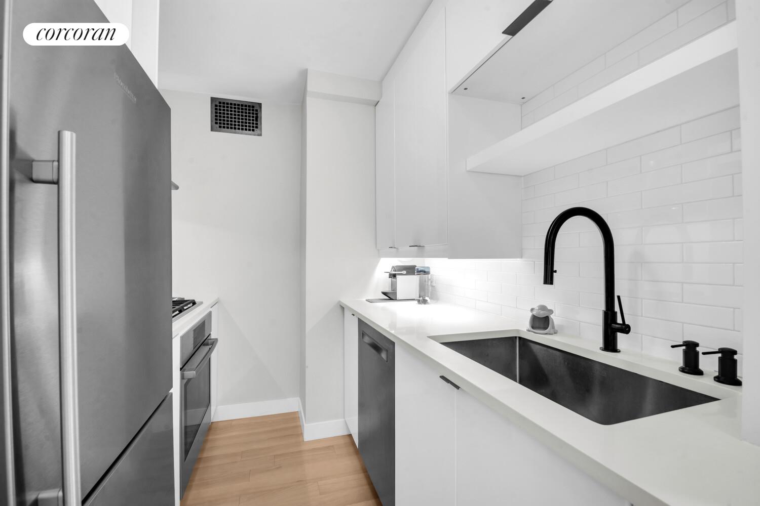 #7 photo, 205 3RD Avenue, מנהטן Gramercy Park , NY 10003