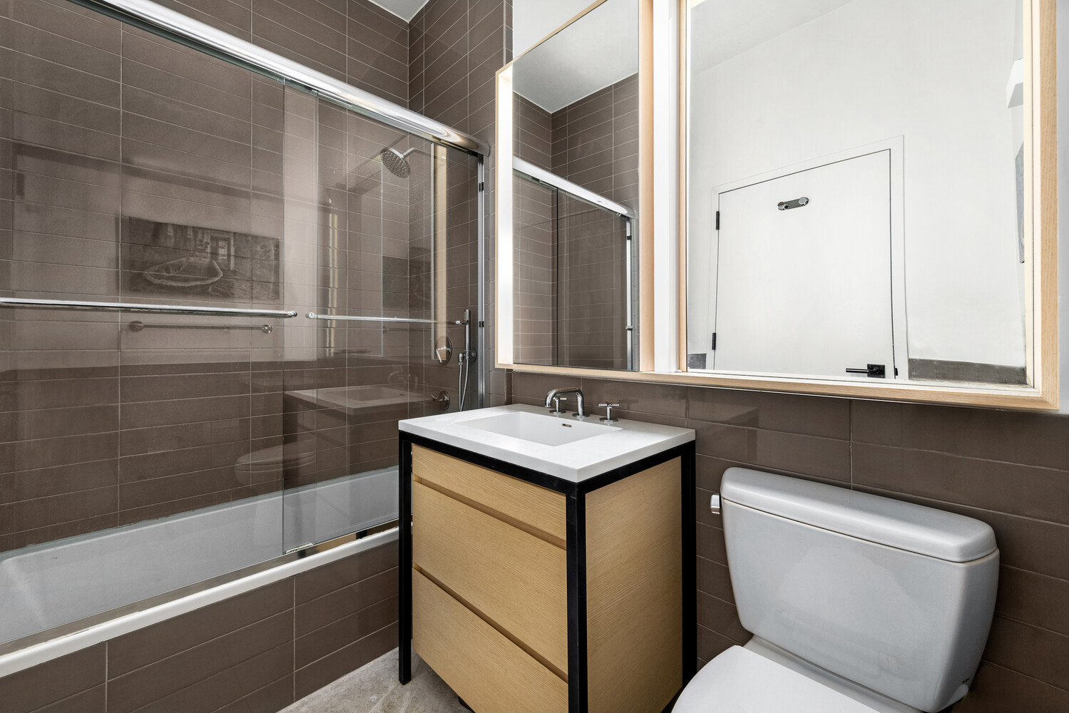 #6 photo, 385 1ST Avenue, מנהטן Gramercy Park , NY 10010