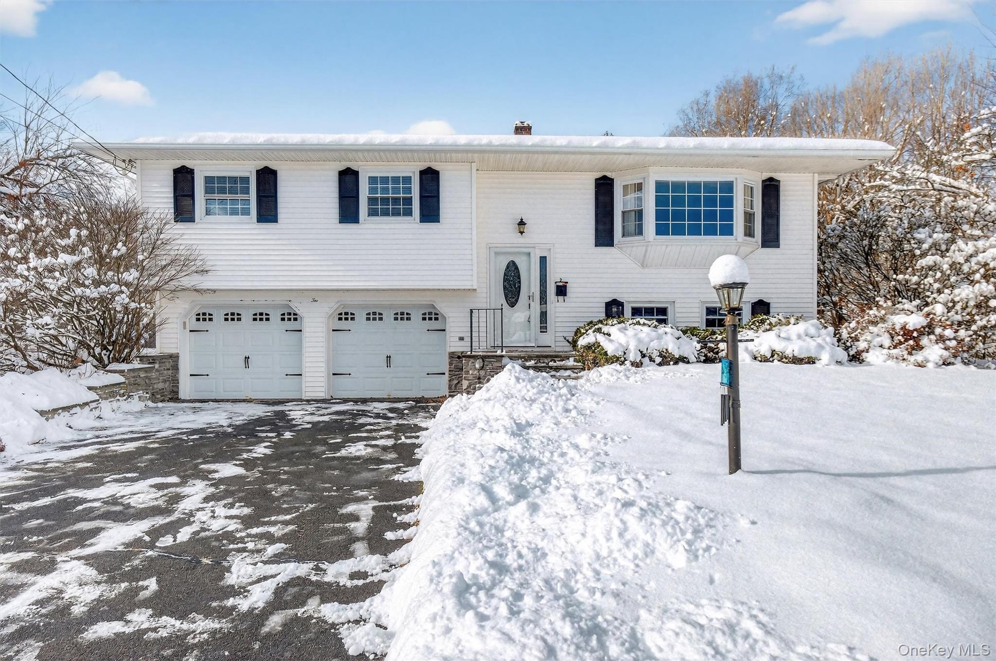 #1 photo, 2 Blue Hills Court, Saugerties , NY 12477