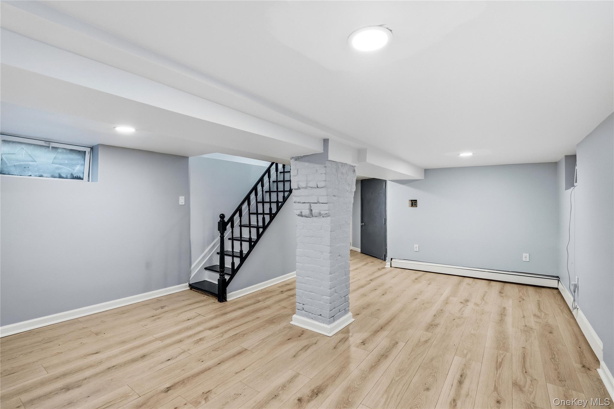 #14 photo, 15 Hicks Street, Roslyn , NY 11576