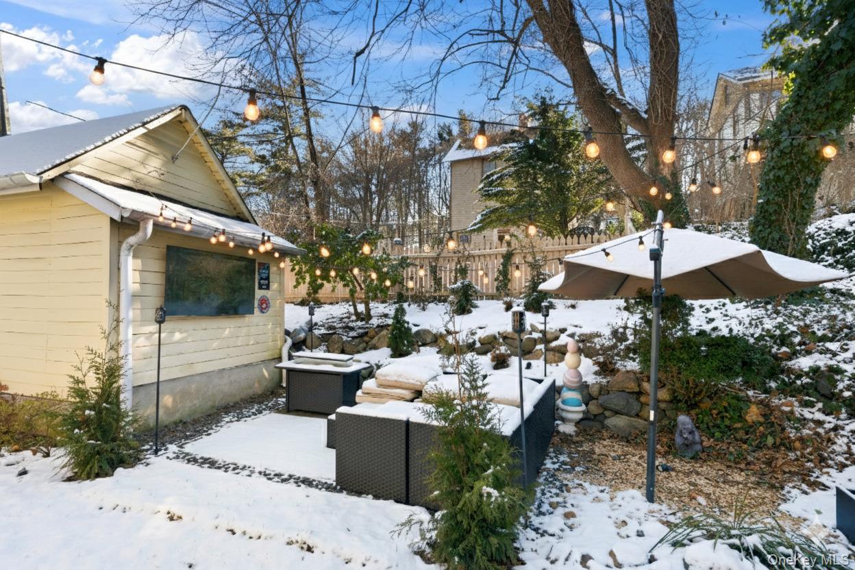 #17 photo, 15 Hicks Street, Roslyn , NY 11576