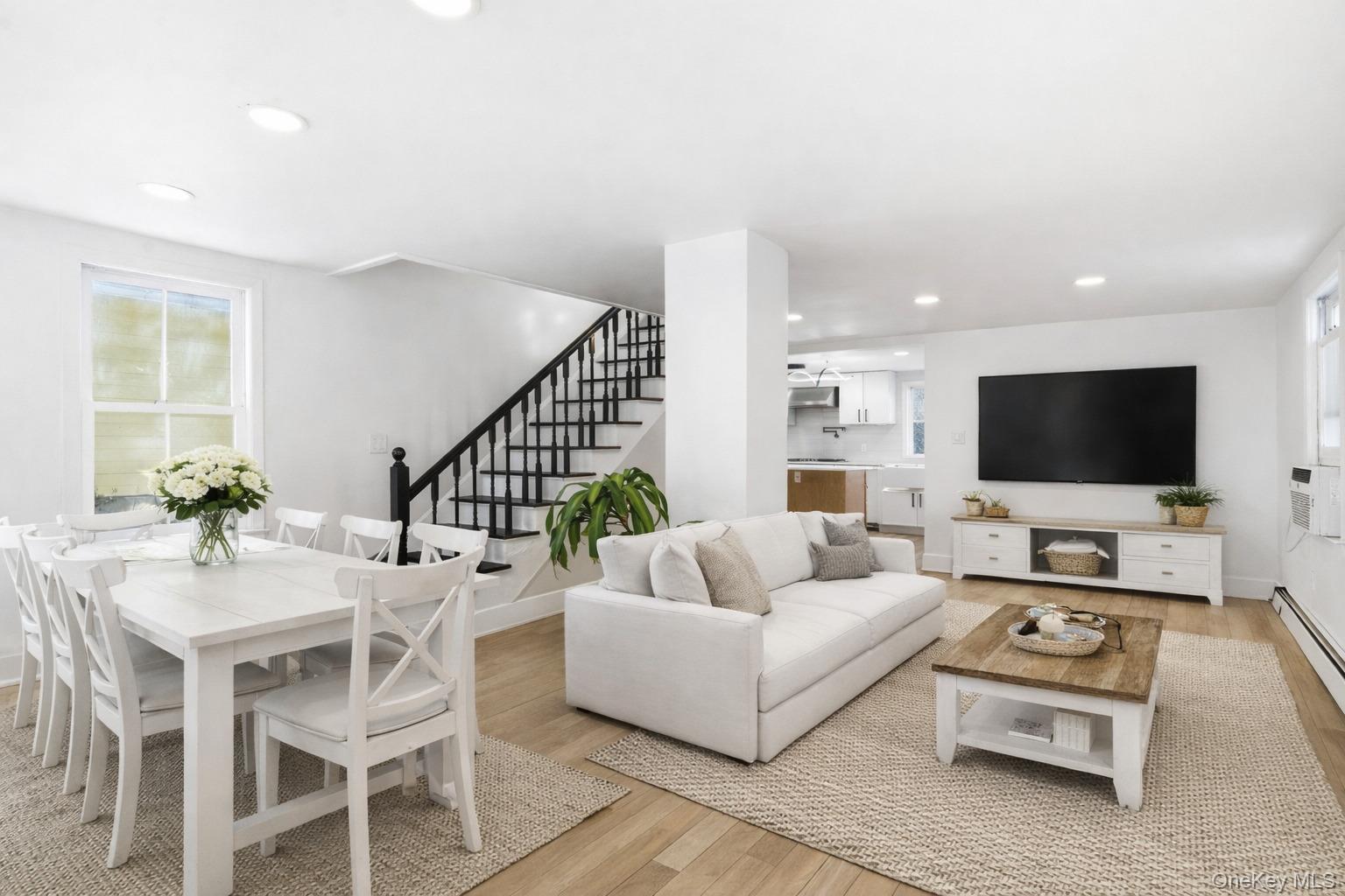 #3 photo, 15 Hicks Street, Roslyn , NY 11576