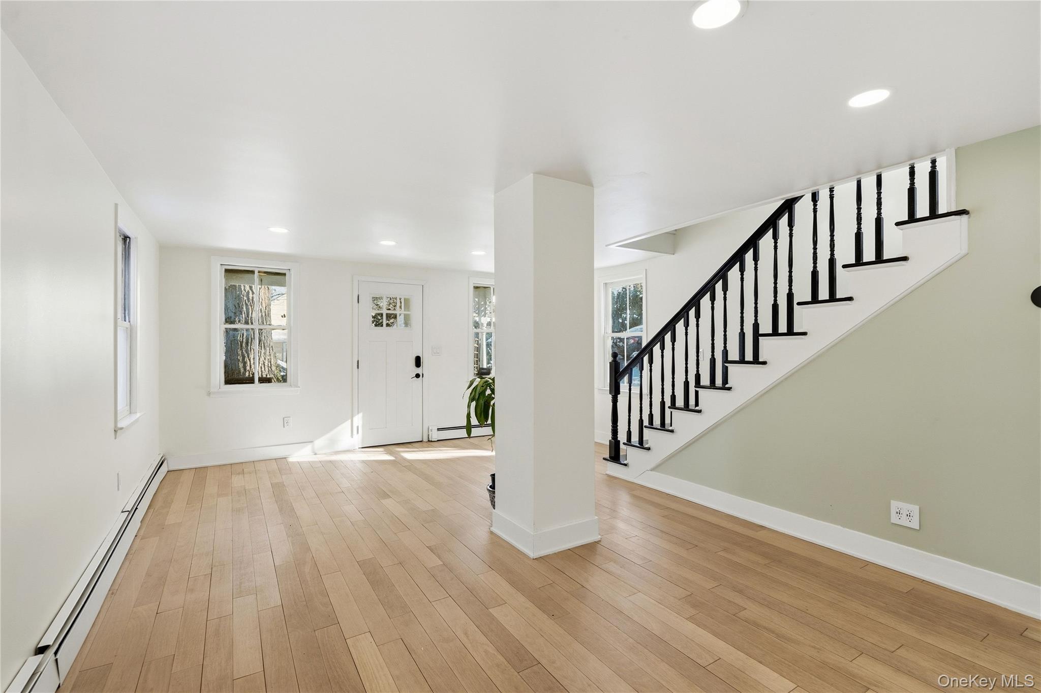 #5 photo, 15 Hicks Street, Roslyn , NY 11576