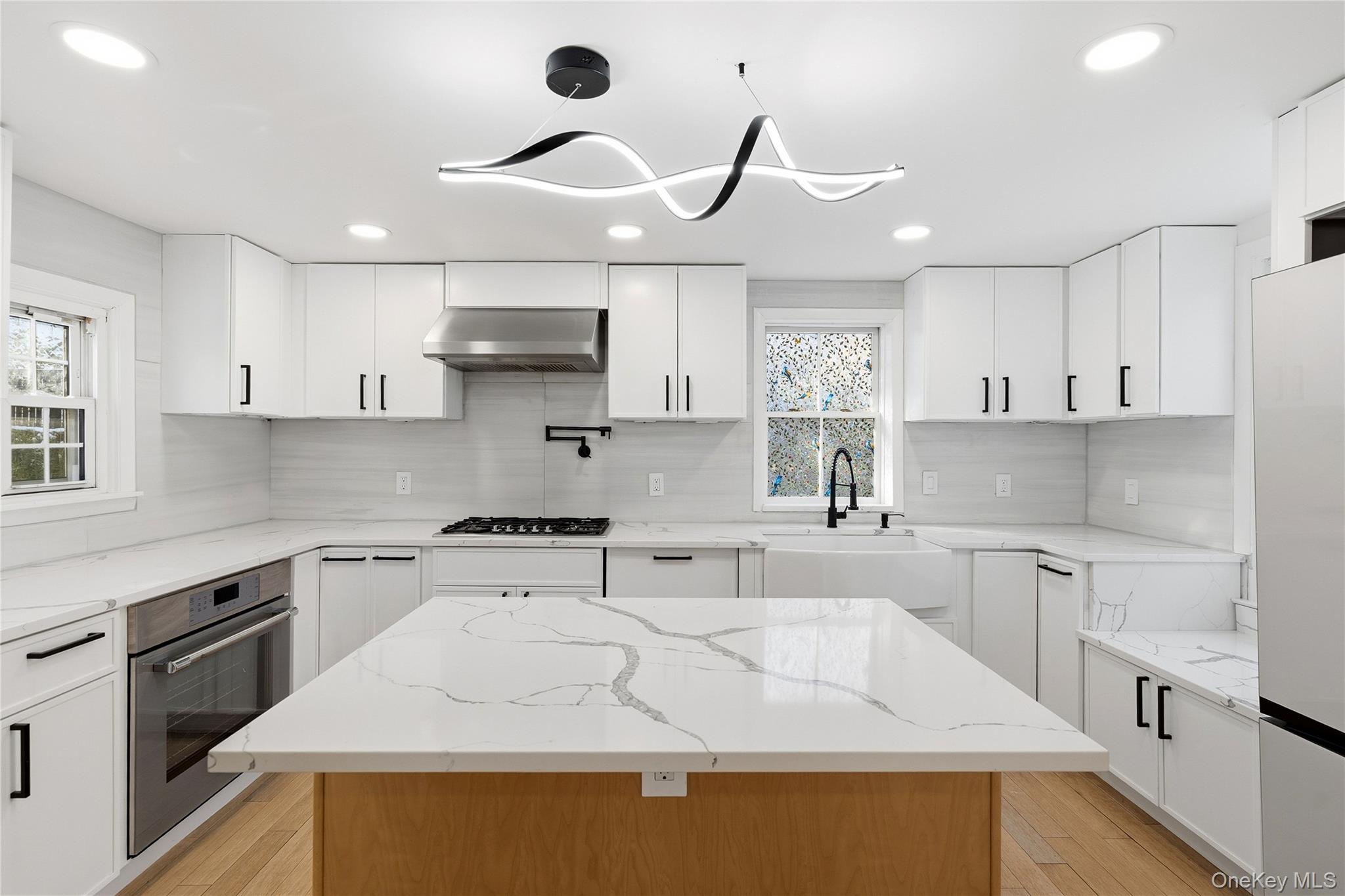 #6 photo, 15 Hicks Street, Roslyn , NY 11576