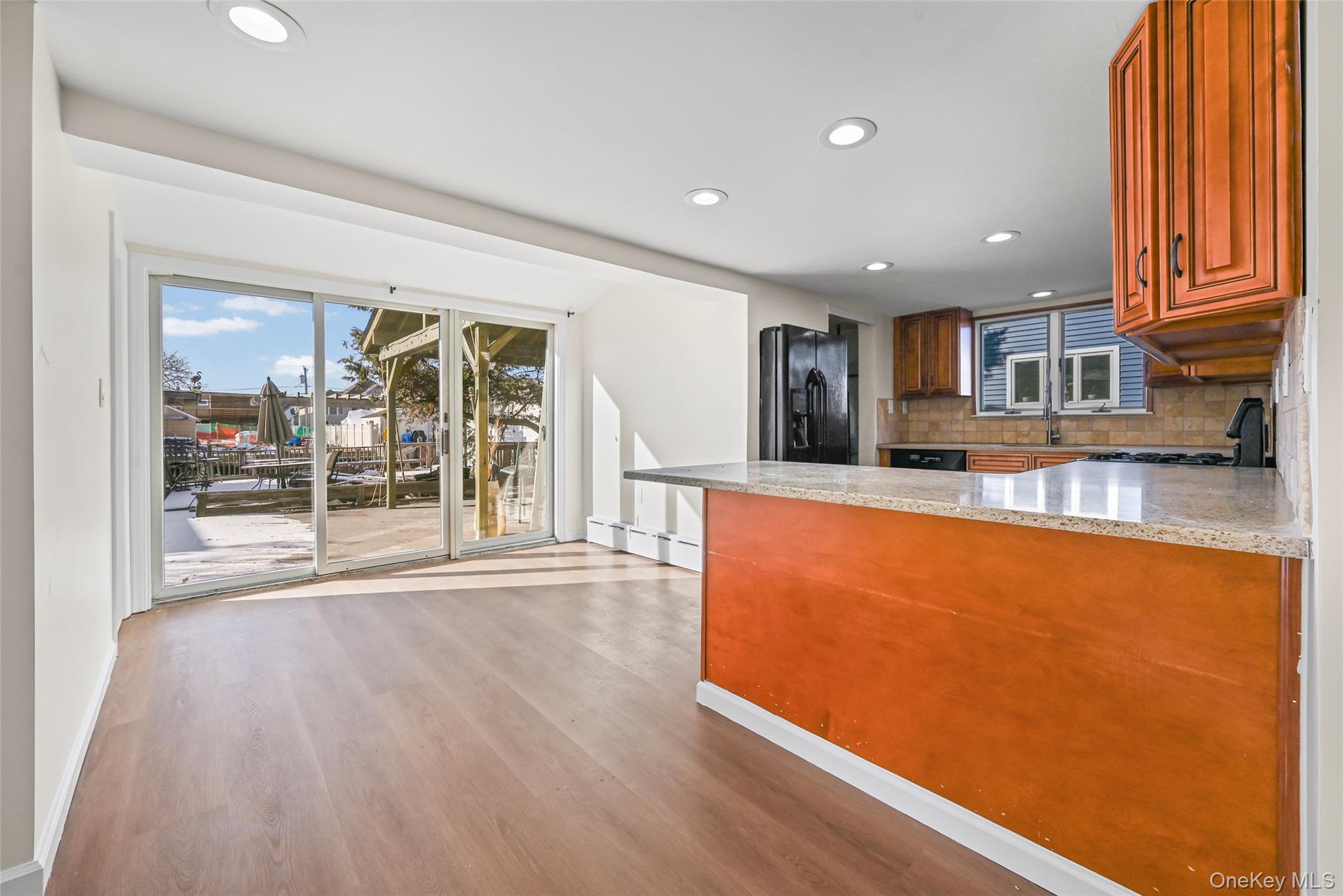 #3 photo, 130 Gordon Place, Freeport , NY 11520