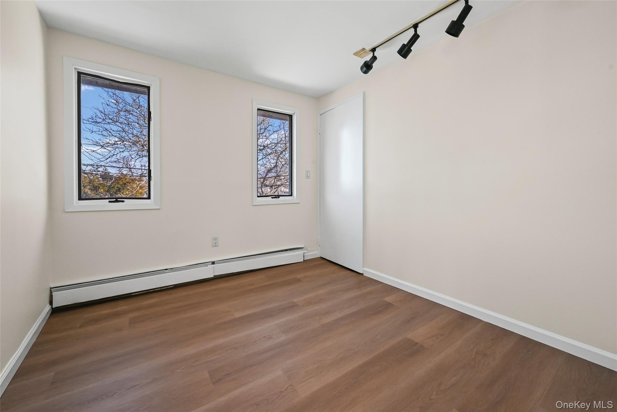 #8 photo, 130 Gordon Place, Freeport , NY 11520