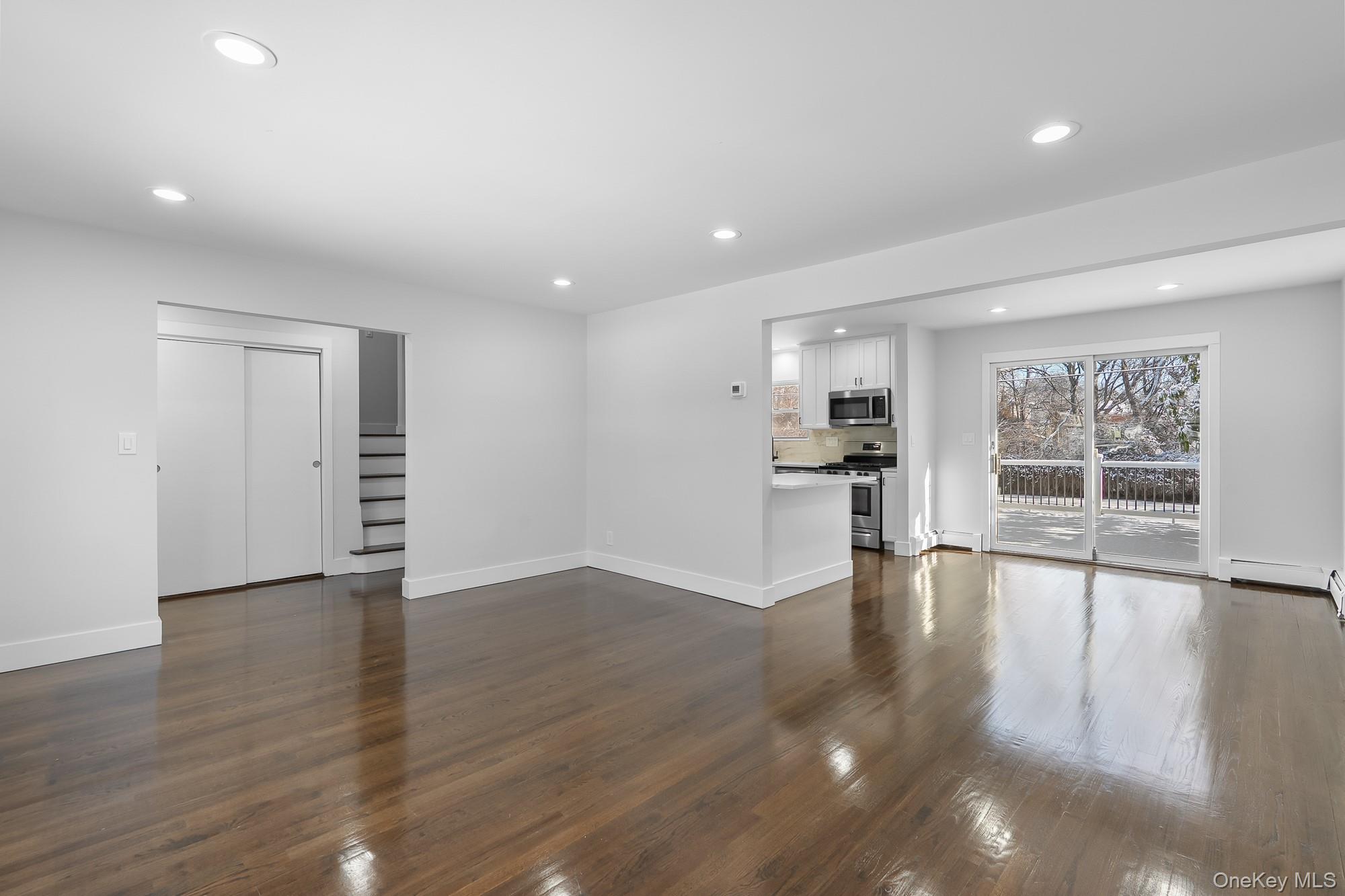 #7 photo, 53 Elizabeth Drive, Bethpage , NY 11714