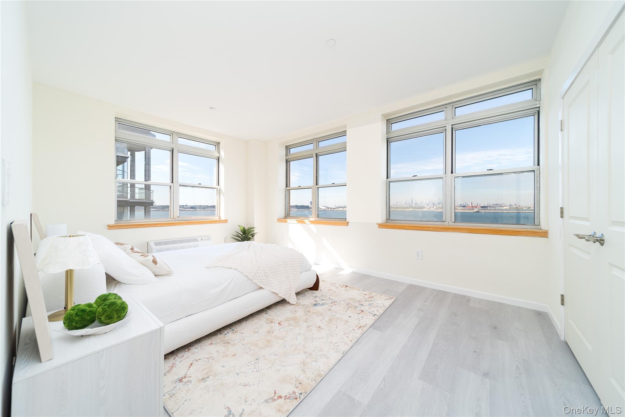 #7 photo, 14-34 110th Street, Куинс ‖ College Point , NY 11356