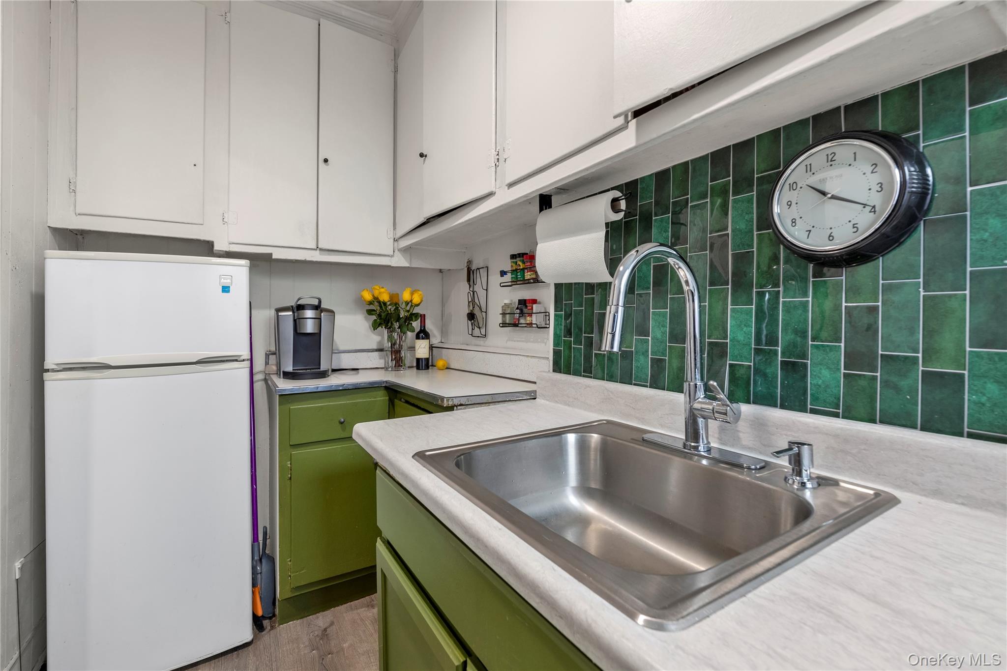 #9 photo, 1954 79th Street, Куинс ‖ East Elmhurst , NY 11370