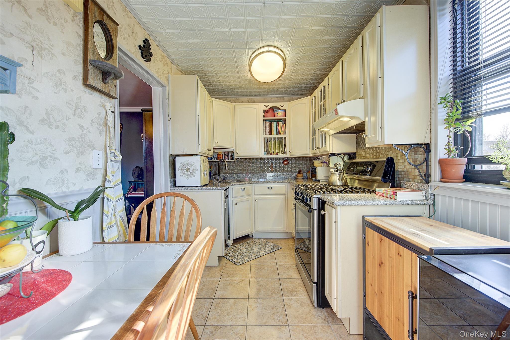 #11 photo, 17-83 166th Street, व्हाइटस्टोन Whitestone , NY 11357