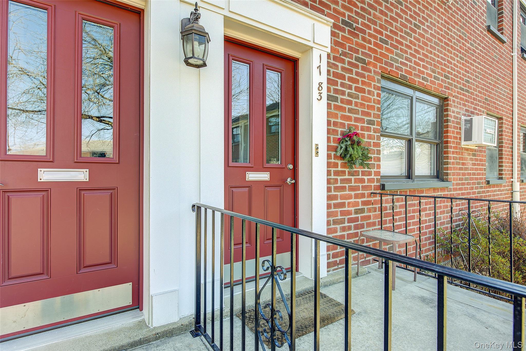 #2 photo, 17-83 166th Street, व्हाइटस्टोन Whitestone , NY 11357