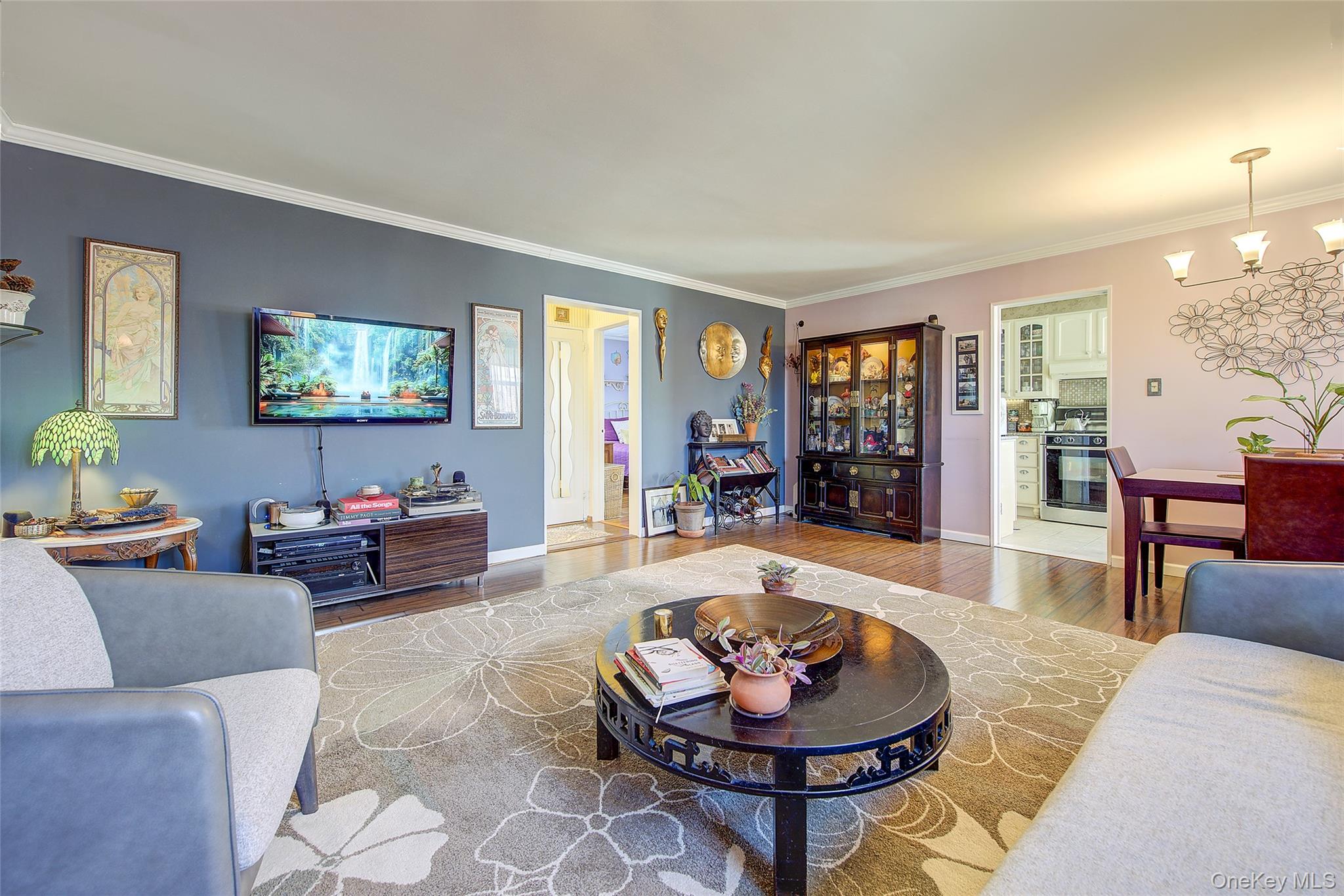 #5 photo, 17-83 166th Street, व्हाइटस्टोन Whitestone , NY 11357