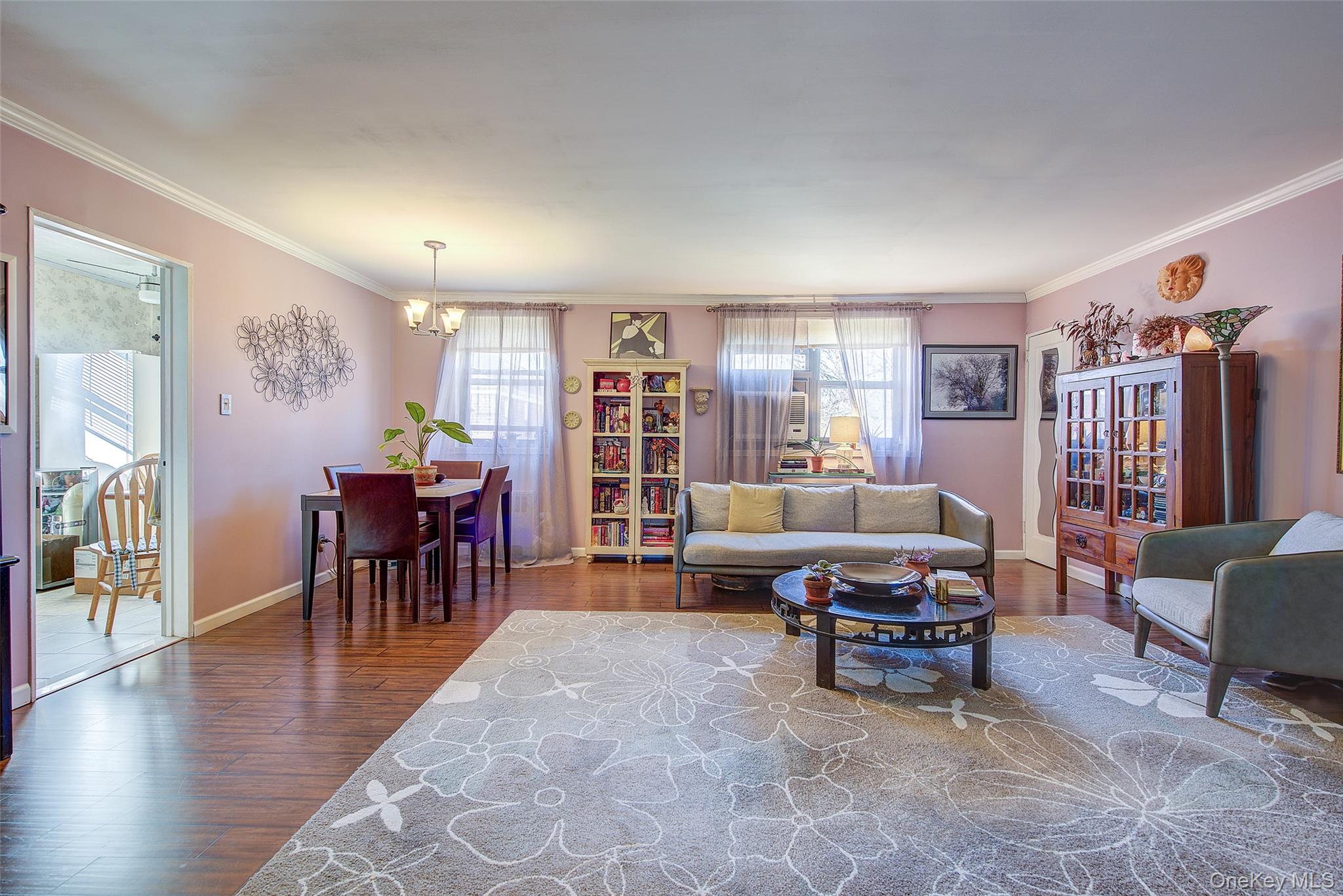 #7 photo, 17-83 166th Street, व्हाइटस्टोन Whitestone , NY 11357