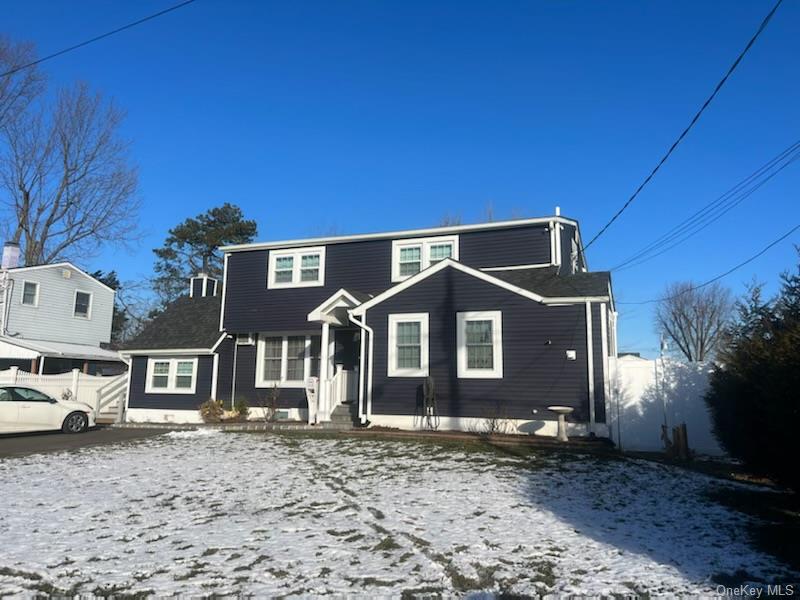 #1 photo, 19 Hewes Street, सफ़ोक काउंटी Brentwood , NY 11717