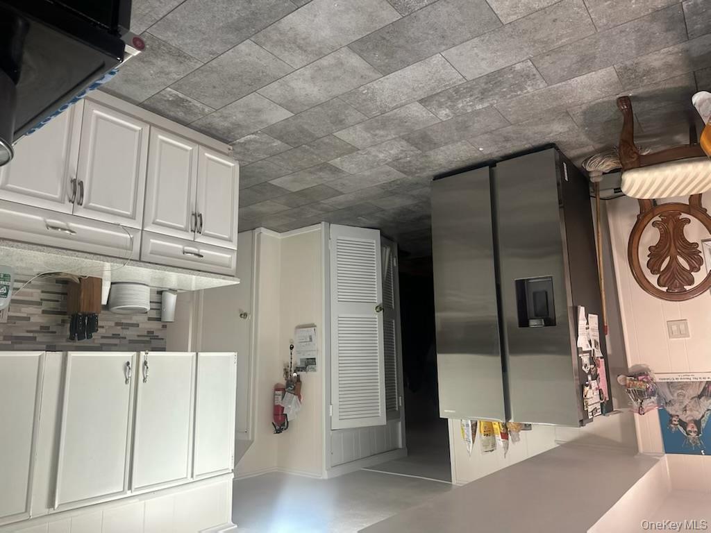 #2 photo, 19 Hewes Street, सफ़ोक काउंटी Brentwood , NY 11717