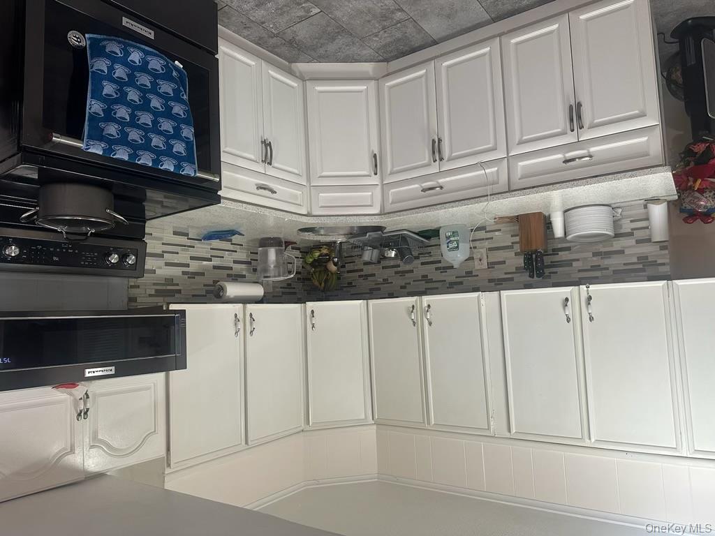 #3 photo, 19 Hewes Street, सफ़ोक काउंटी Brentwood , NY 11717