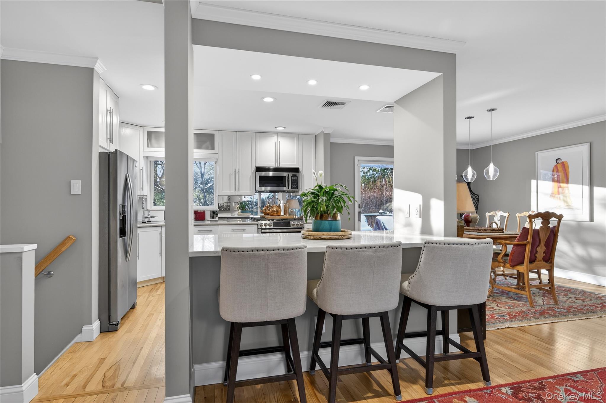 #10 photo, 6 Dale Avenue, מחוז נסאו Syosset , NY 11791