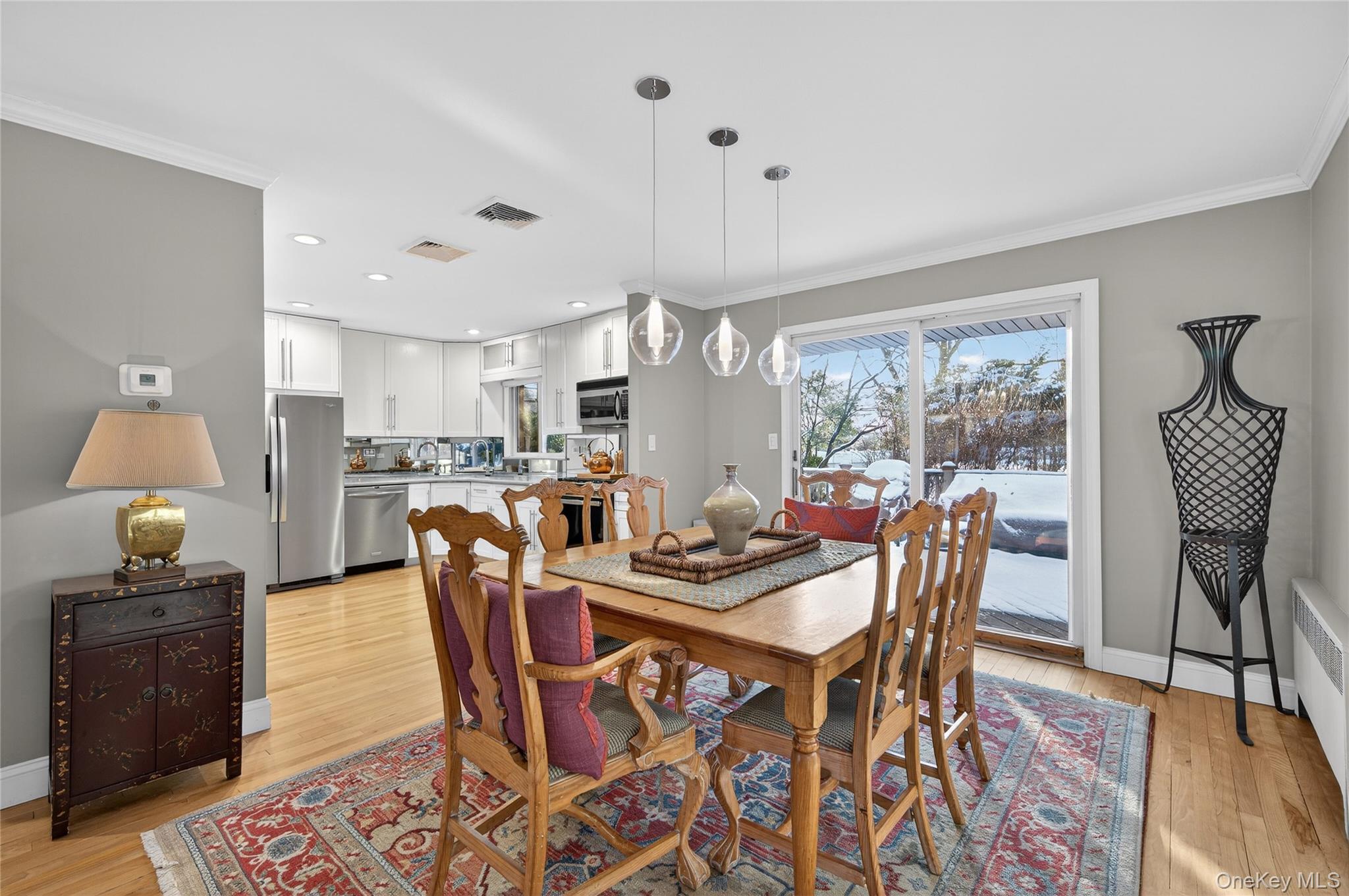 #12 photo, 6 Dale Avenue, מחוז נסאו Syosset , NY 11791