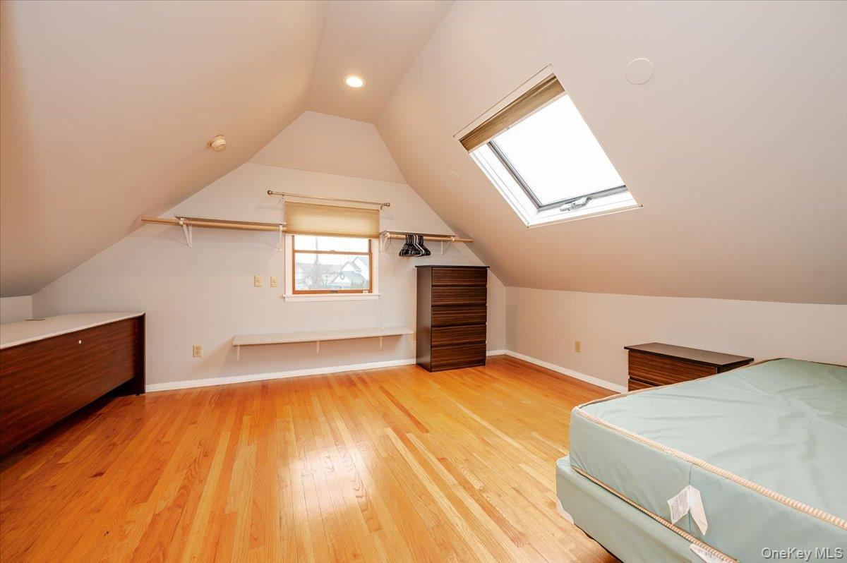 #11 photo, 150 Park Avenue, Hicksville , NY 11801