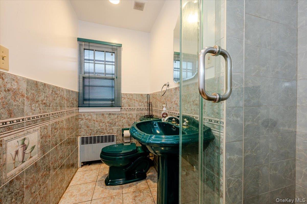 #13 photo, 150 Park Avenue, Hicksville , NY 11801