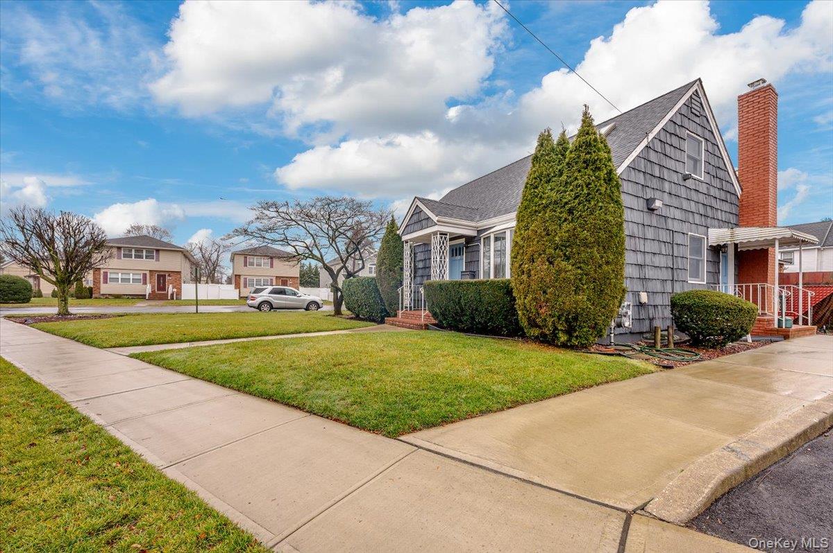 #3 photo, 150 Park Avenue, Hicksville , NY 11801