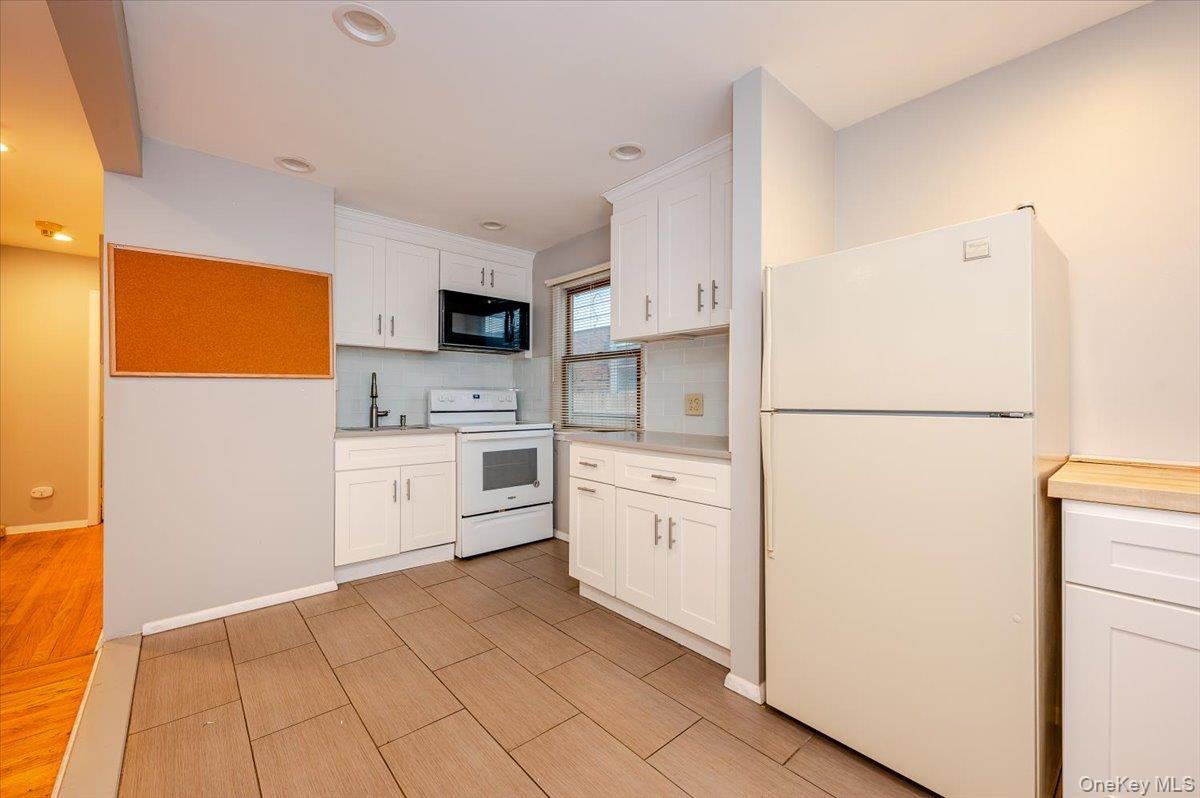 #9 photo, 150 Park Avenue, Hicksville , NY 11801