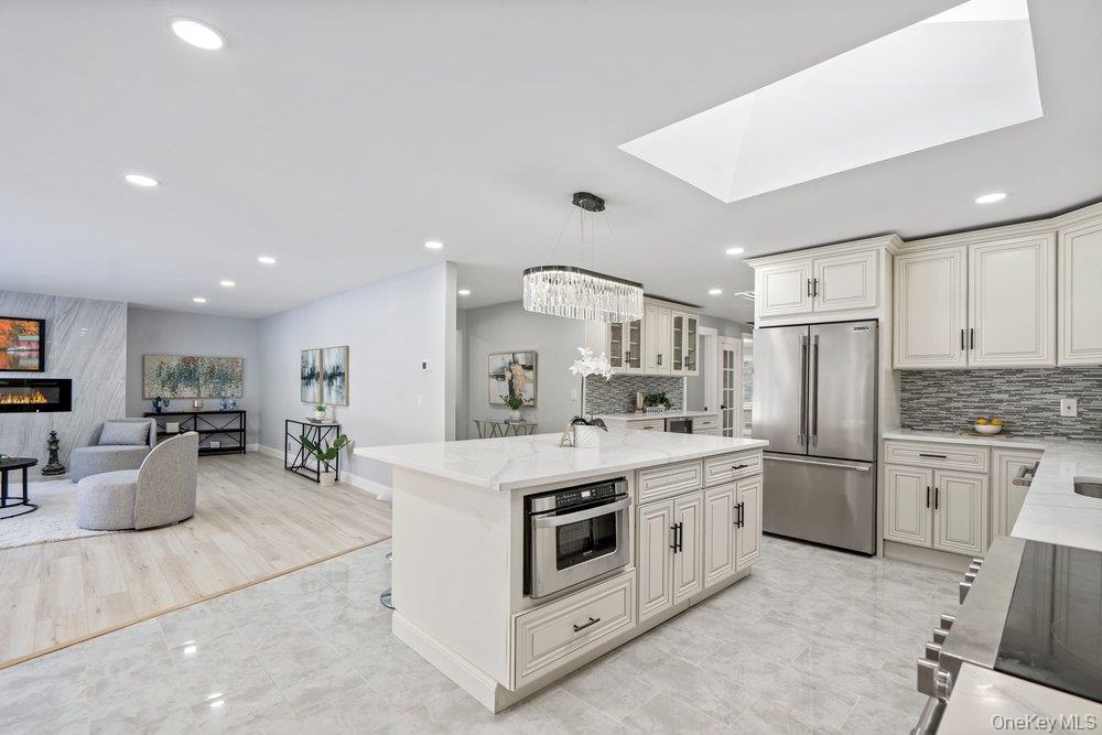 #20 photo, 497 Woodbury Road, Cold Spring Harbor , NY 11724