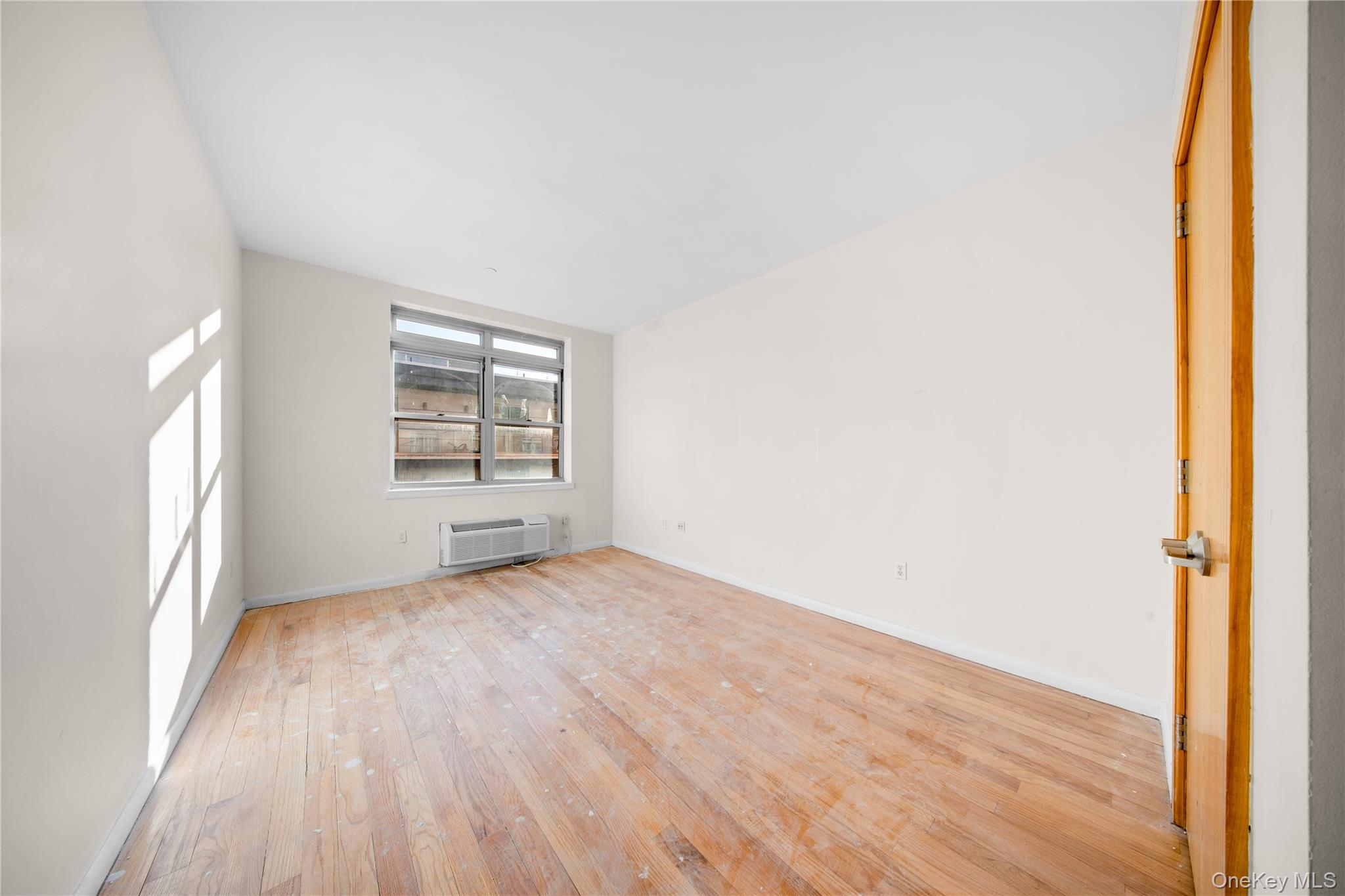 #9 photo, 14-34 110th St, Куинс ‖ College Point , NY 11356