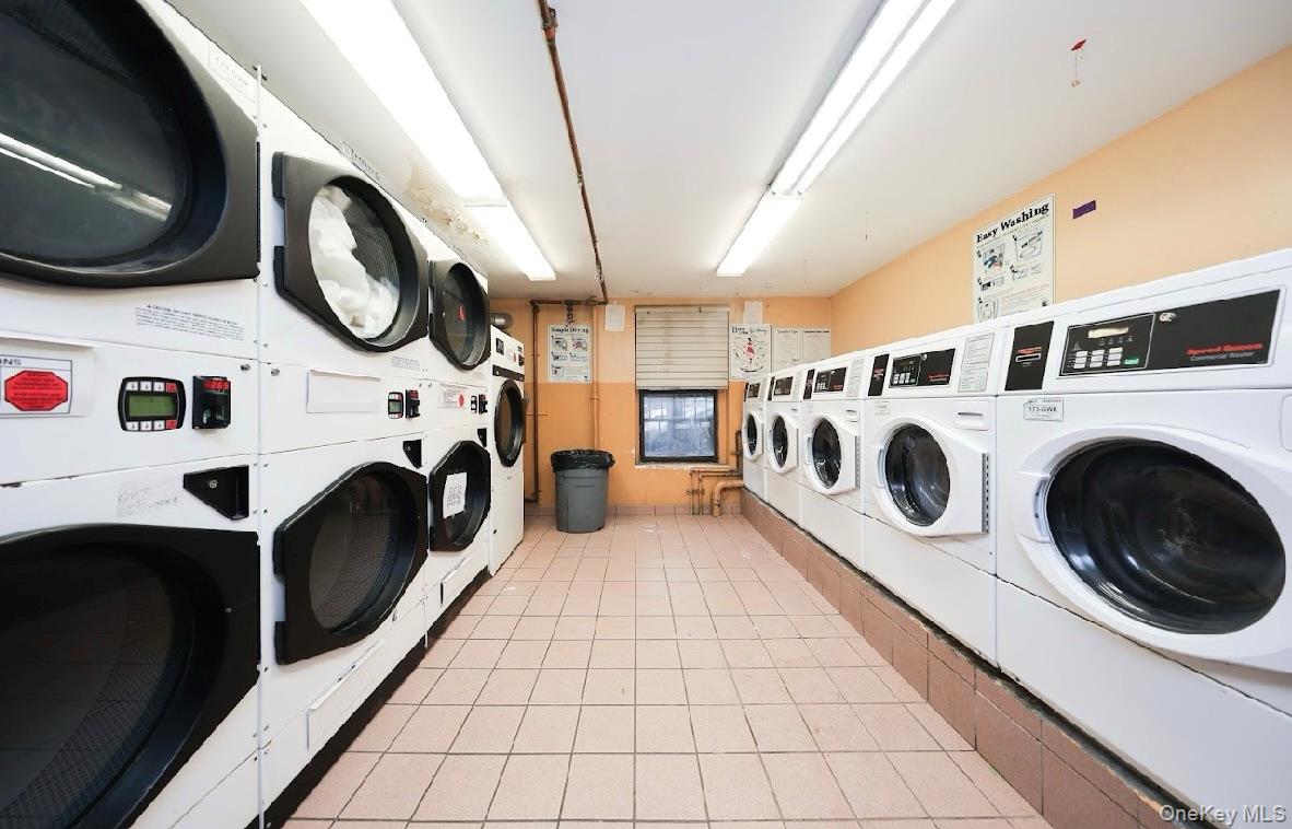 #6 photo, 27-77 33rd Street, קווינס Astoria , NY 11105