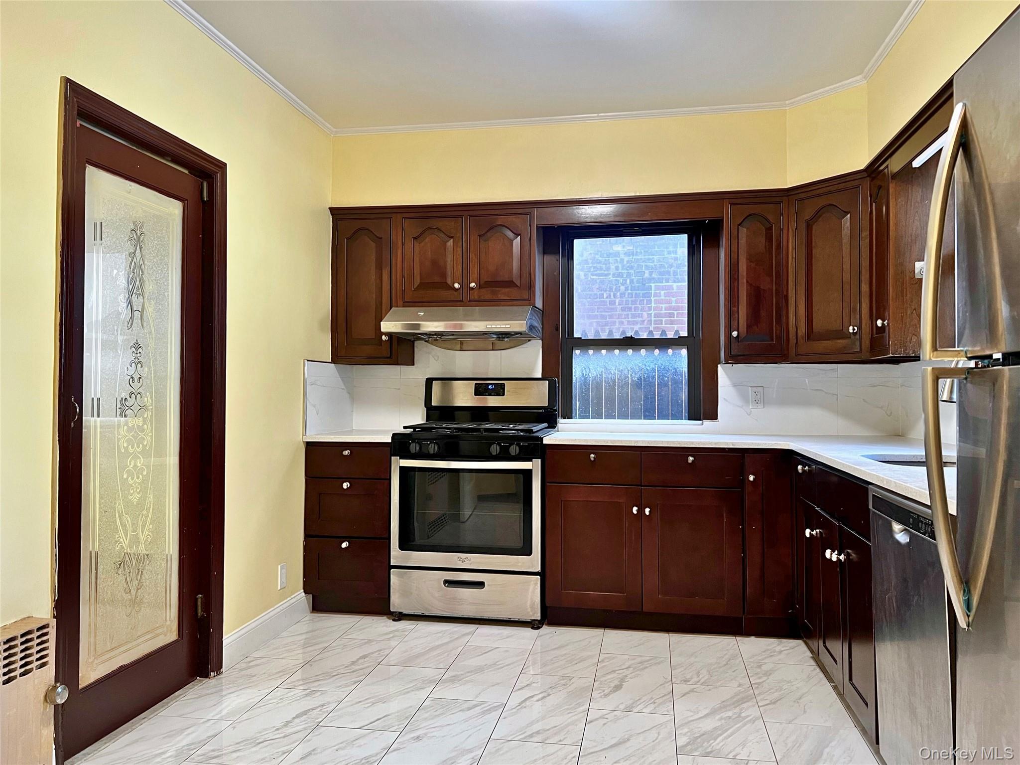 #7 photo, 47-05 Utopia Parkway, קווינס Flushing , NY 11358