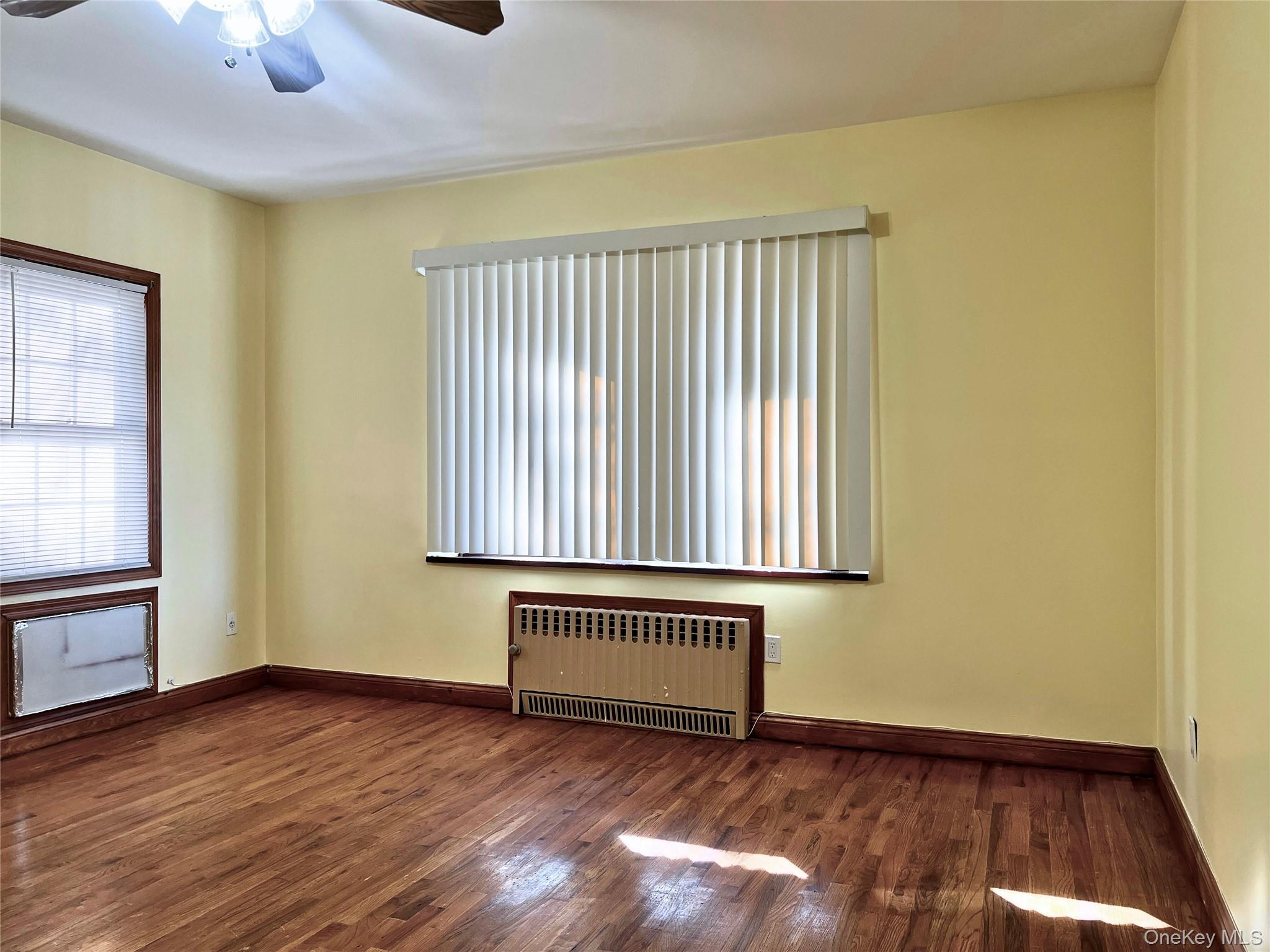 #9 photo, 47-05 Utopia Parkway, קווינס Flushing , NY 11358