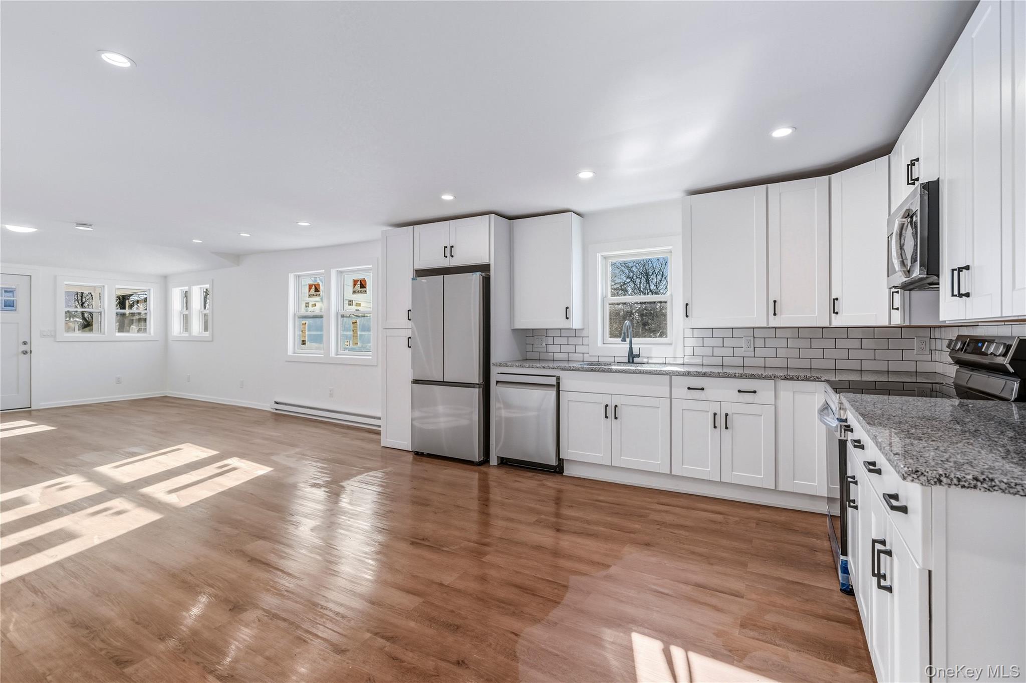 #11 photo, 450 Munsell Road, מחוז סאפוק East Patchogue , NY 11772