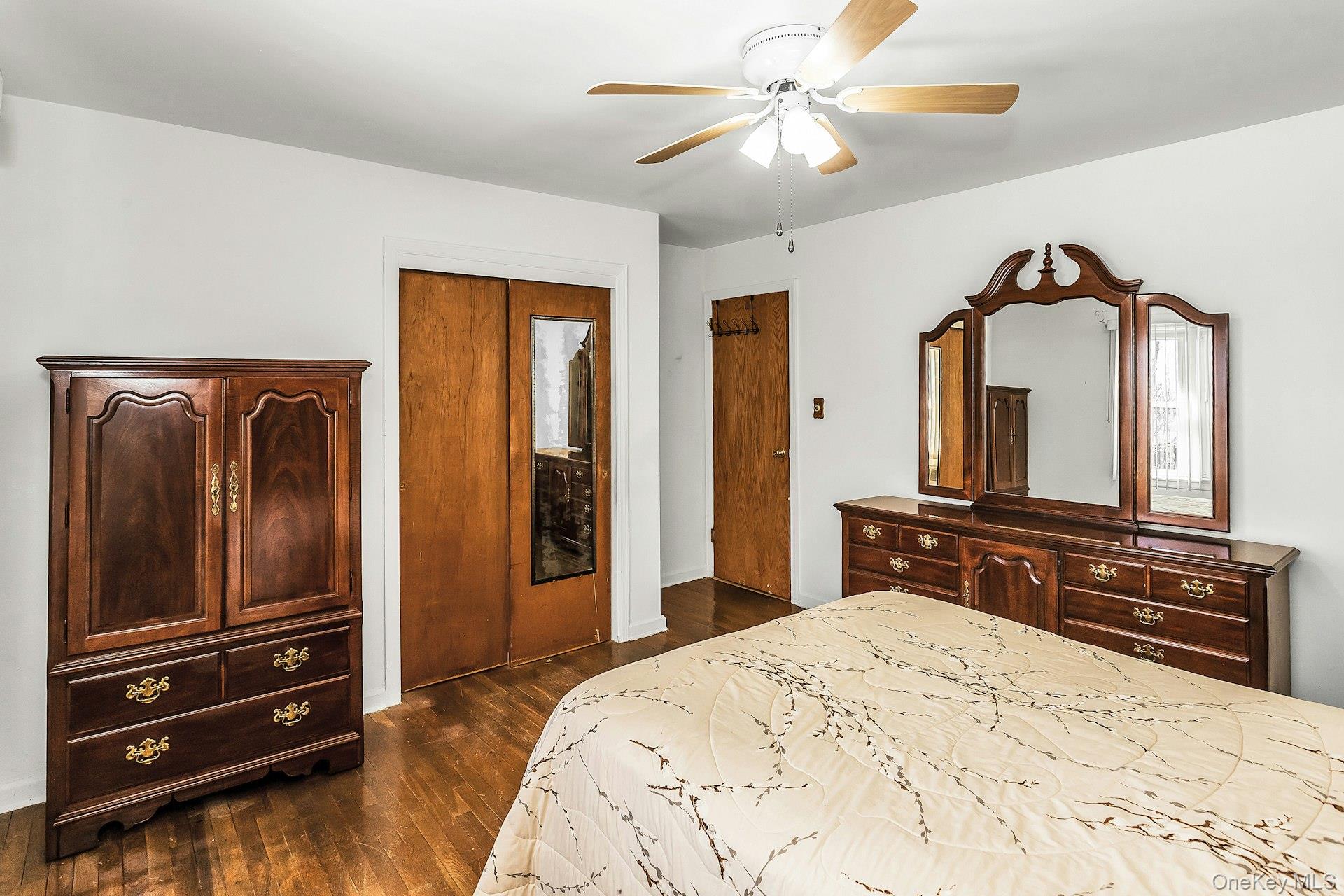 #11 photo, 562 Arcadian Avenue, מחוז נסאו Valley Stream , NY 11580