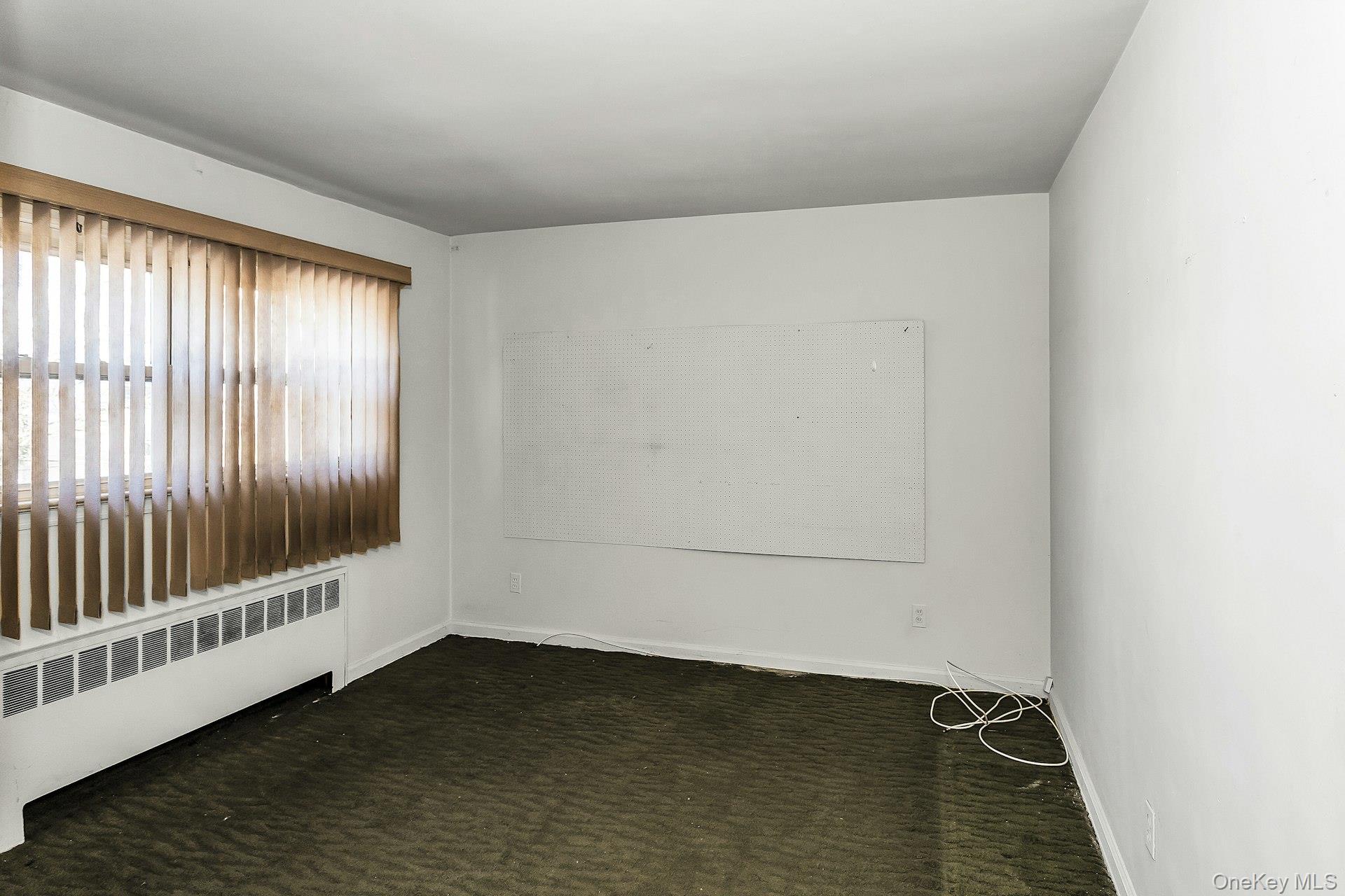 #12 photo, 562 Arcadian Avenue, מחוז נסאו Valley Stream , NY 11580