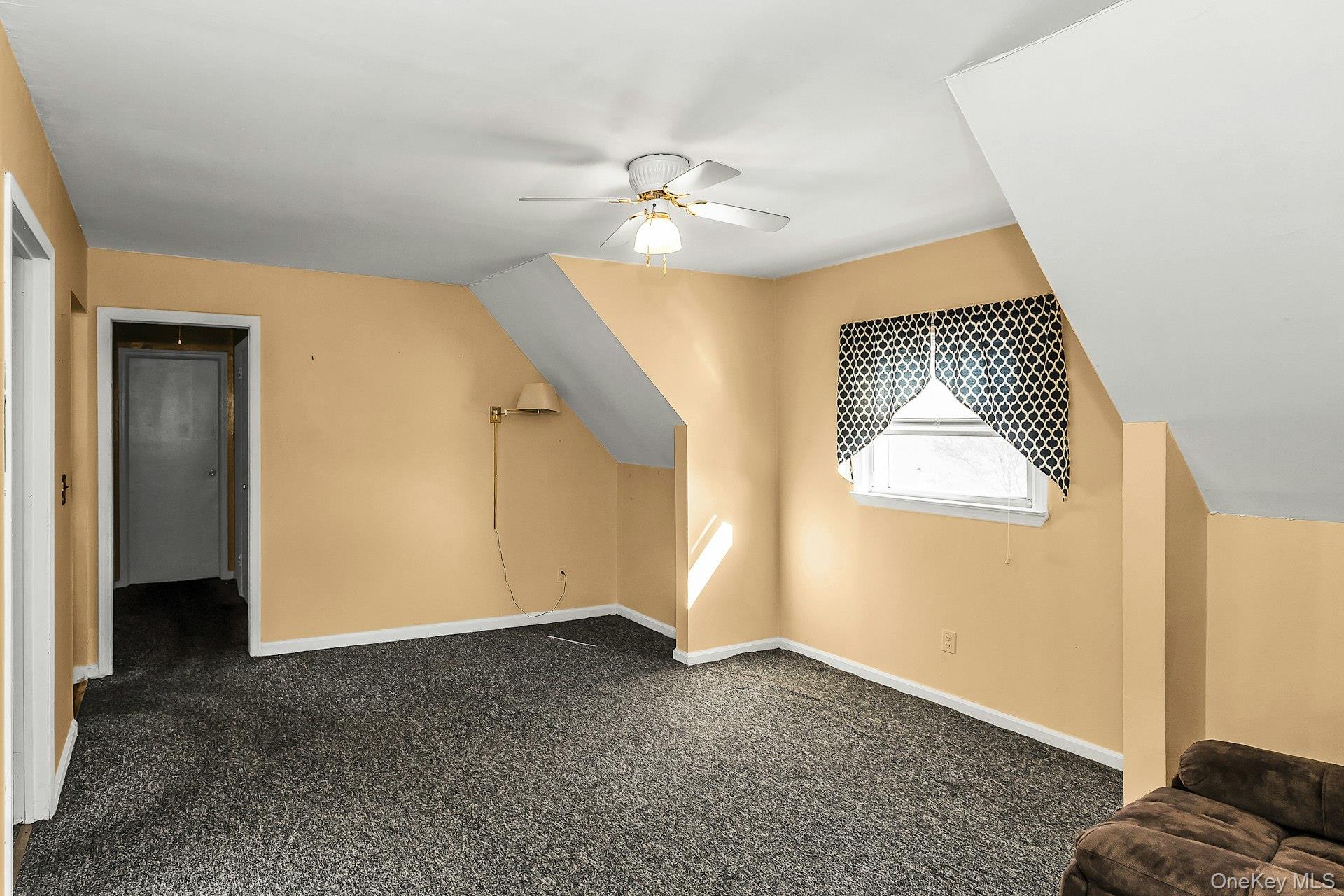 #15 photo, 562 Arcadian Avenue, מחוז נסאו Valley Stream , NY 11580