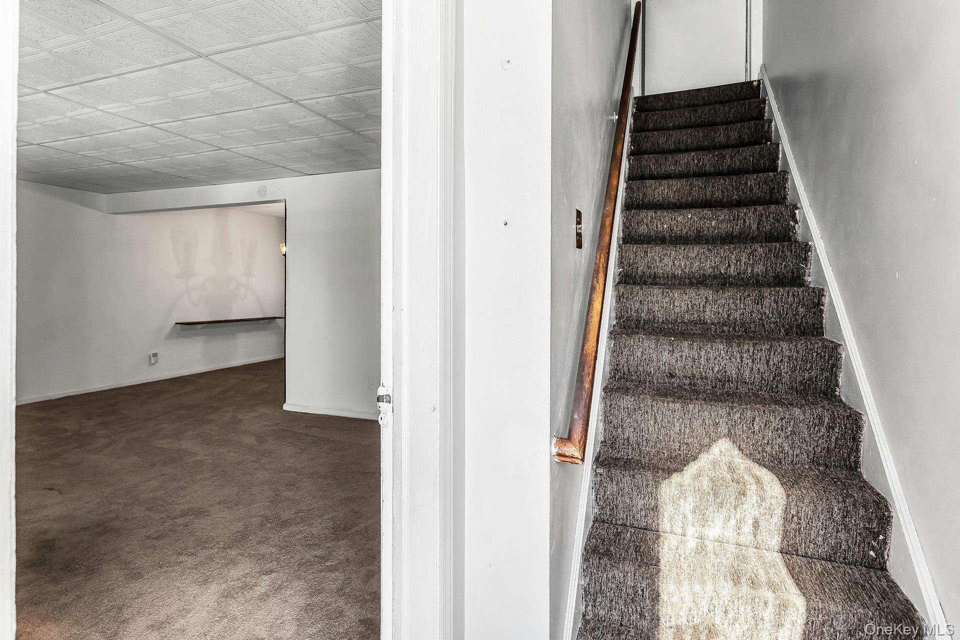 #3 photo, 562 Arcadian Avenue, מחוז נסאו Valley Stream , NY 11580