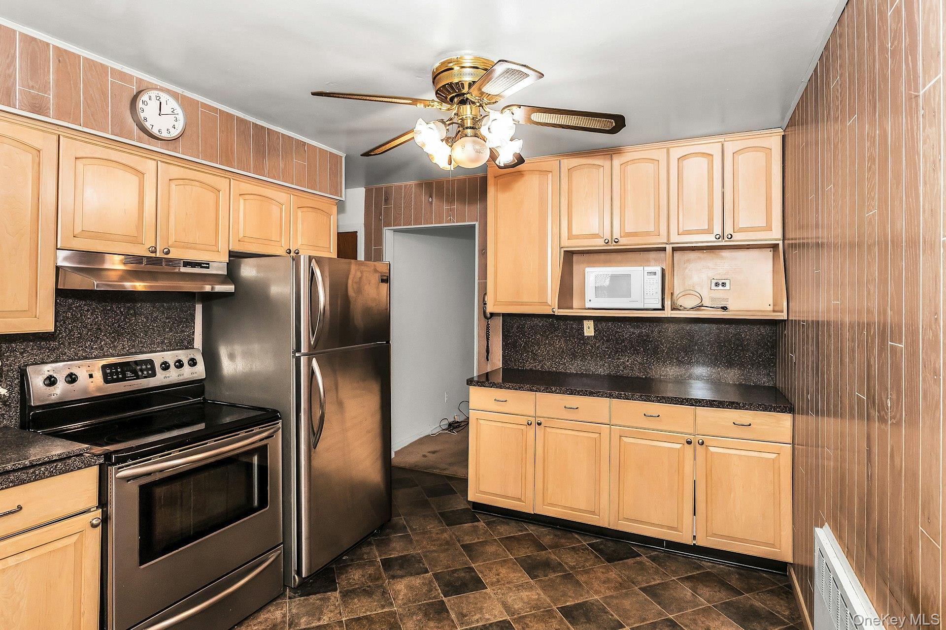 #9 photo, 562 Arcadian Avenue, מחוז נסאו Valley Stream , NY 11580