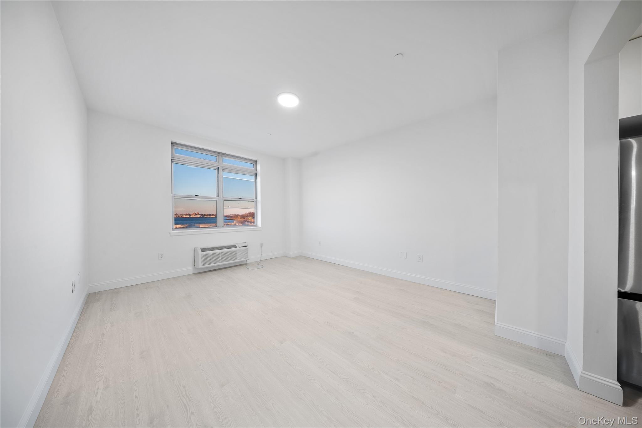 #4 photo, 14-34 110th St, Куинс ‖ College Point , NY 11356